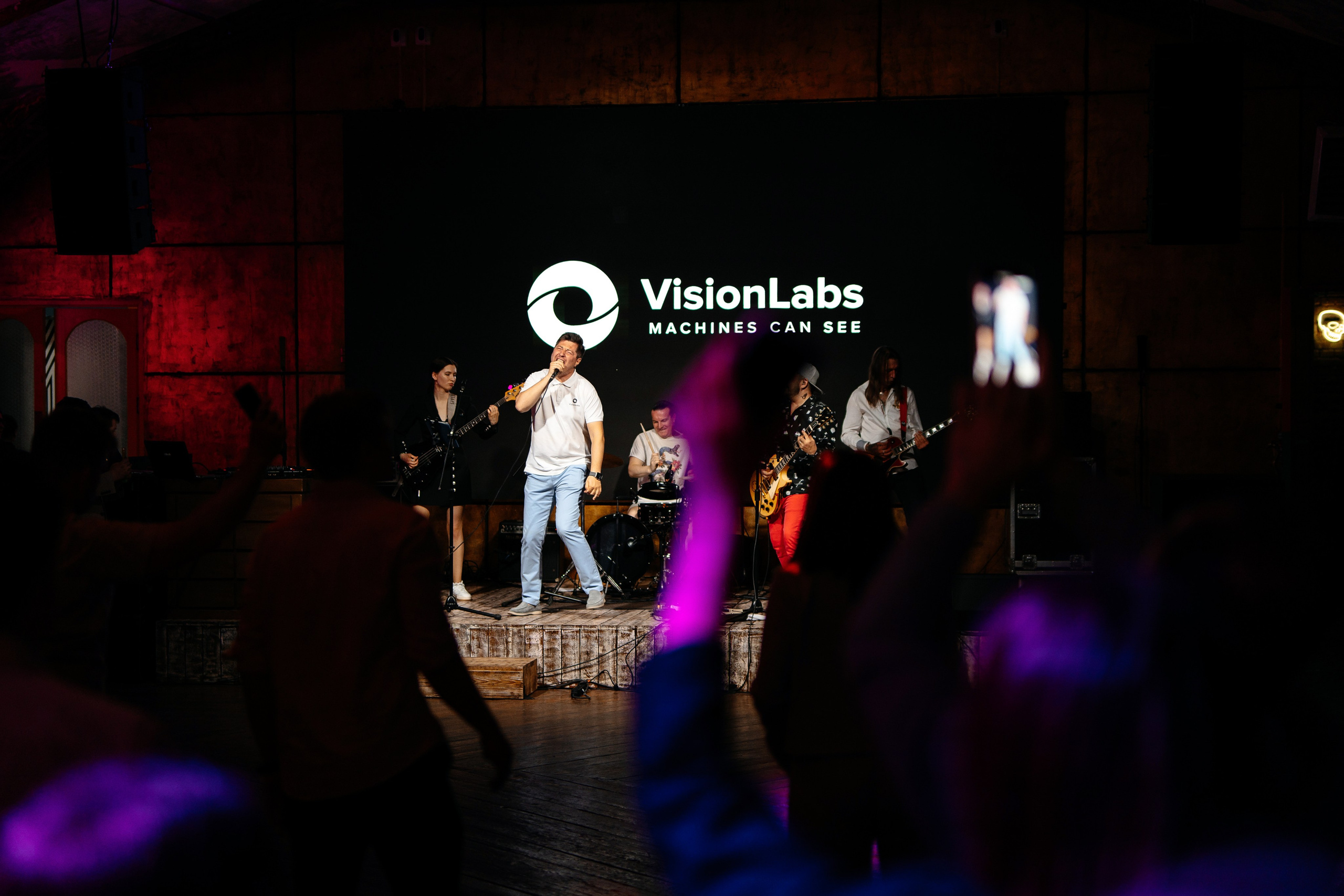 ДР Вижнлабс. Свадебный и репортажный фотограф в Москве Андрей Вайман