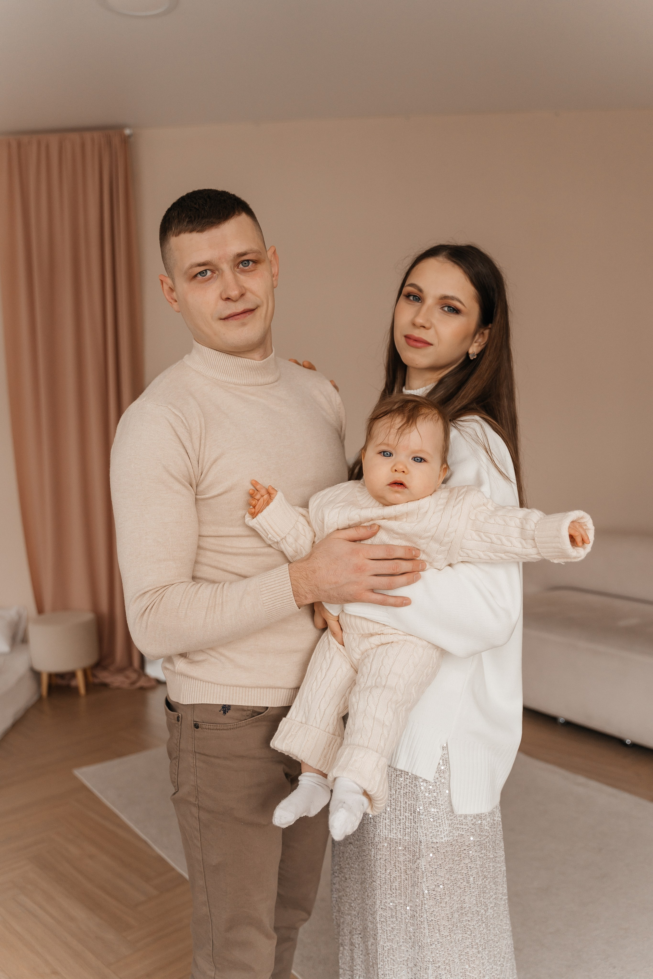 Сережа, Юля, Василиса и Дарина. Волик Мария