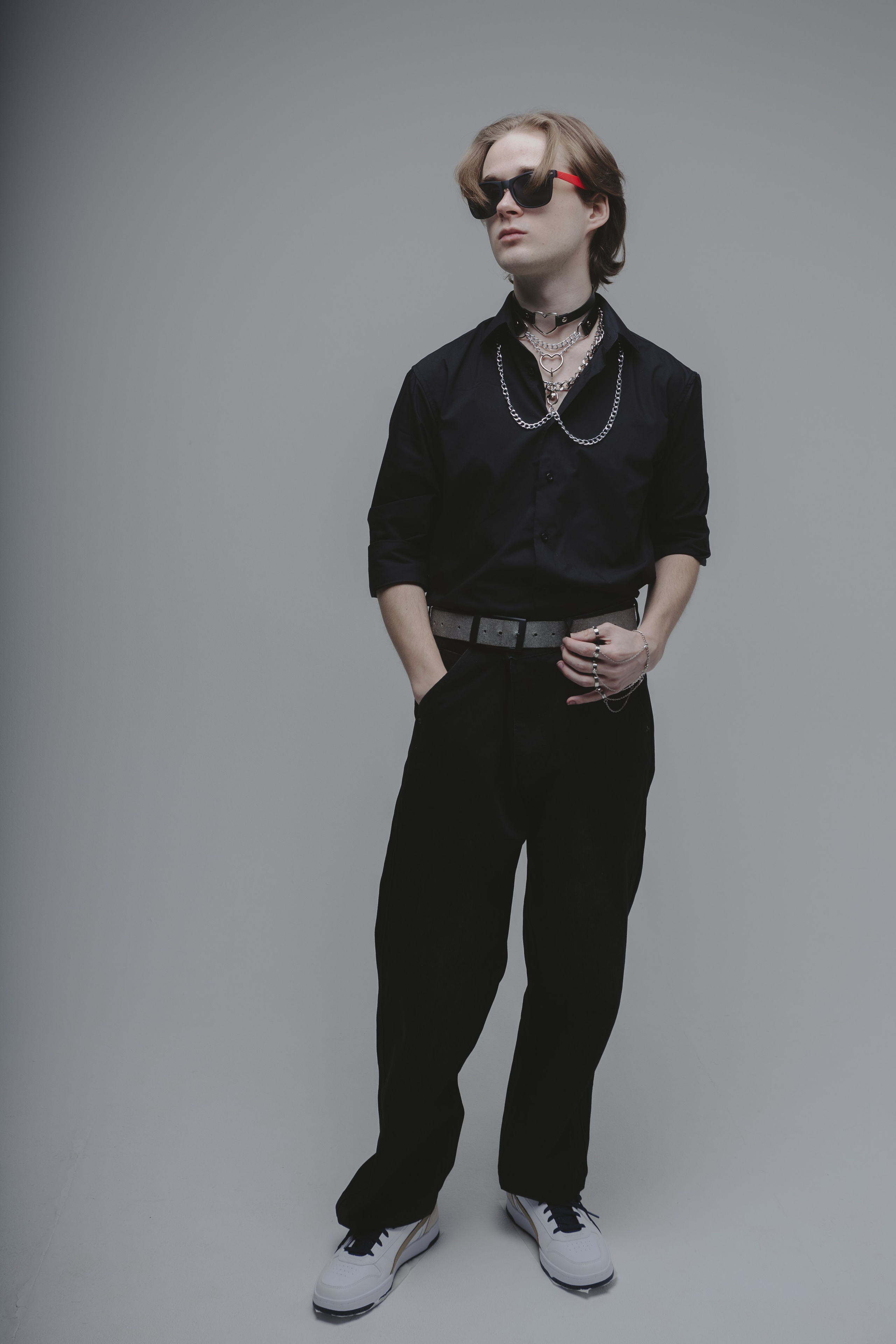 Антон. Фотограф Julia Milton | Портреты, съемки для маркетплейсов, лавстори, съёмка беременности в Санкт-Петербурге. Обучение фотографии в Спб очно