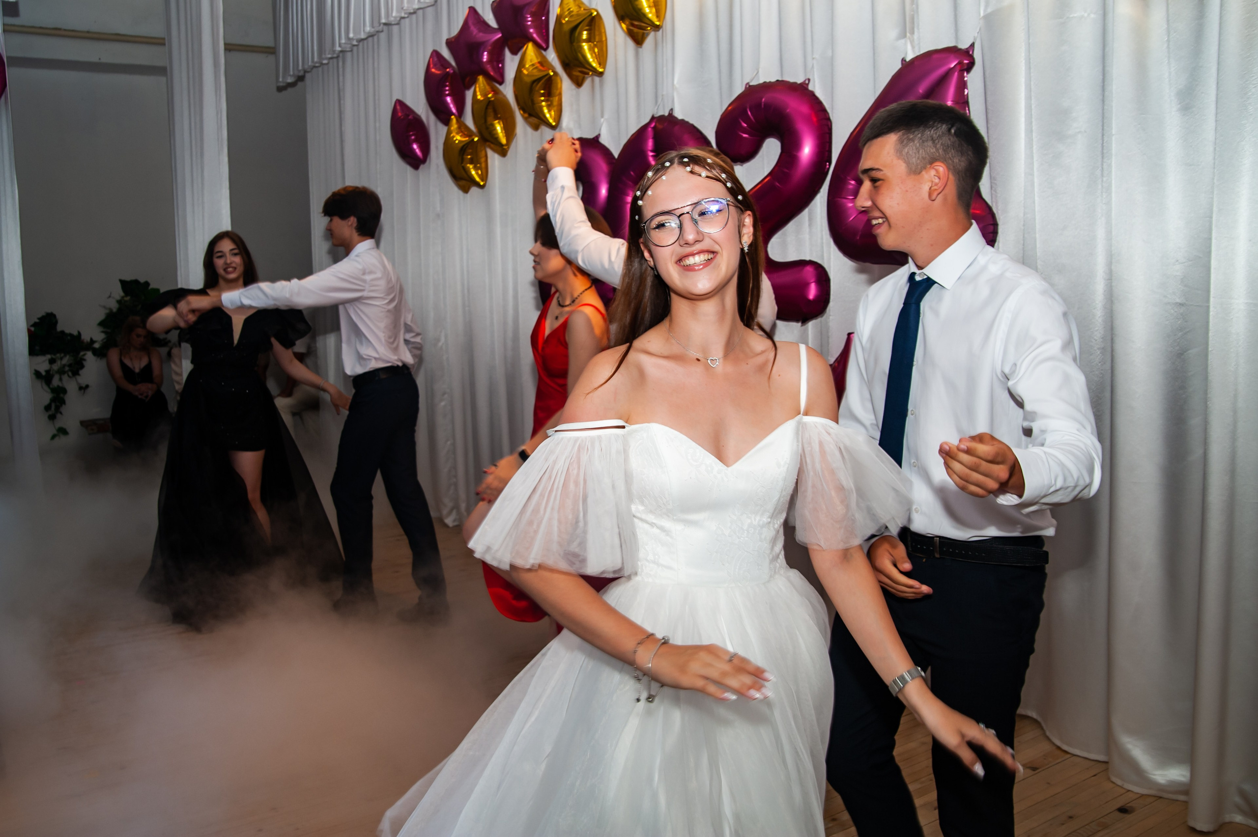 Выпускной МАОУ СОШ № 17 им. Эдуарда Есаяна. Свадебный и семейный фотограф Денис Лукьянов в Краснодаре, Краснодарском крае и Республике Крым