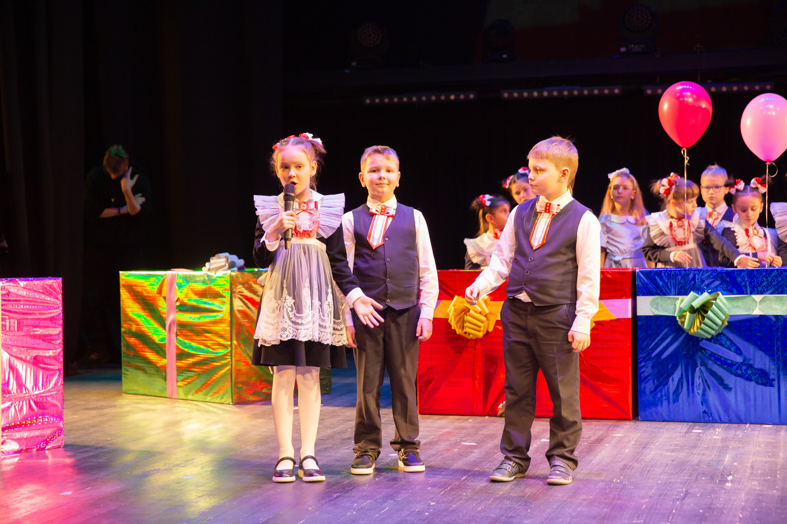 Праздники в школе. Фотограф Дарья Нагайцева