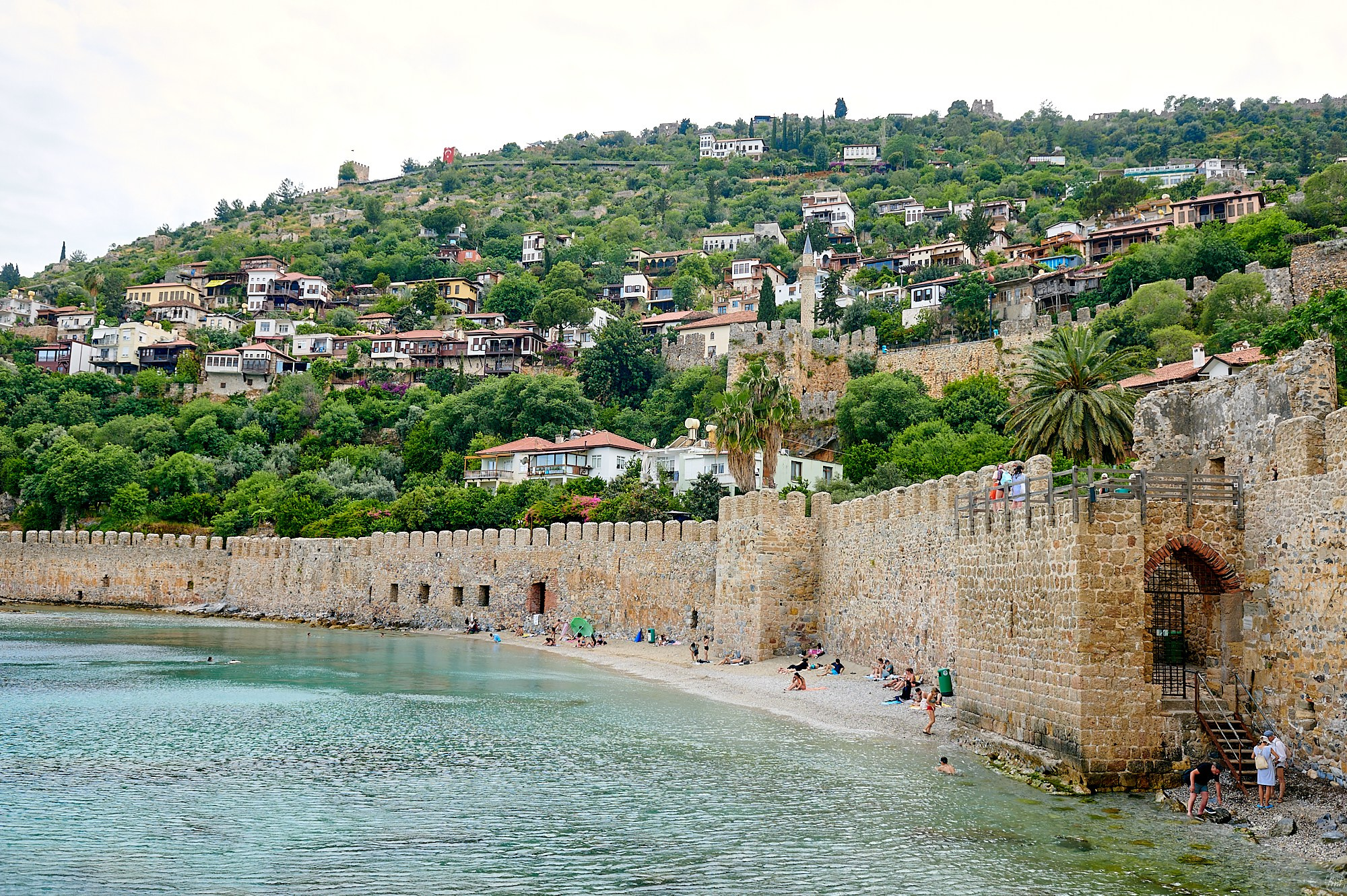 Alanya, Türkiye. May 2024. Фотографии отовсюду и обо всем