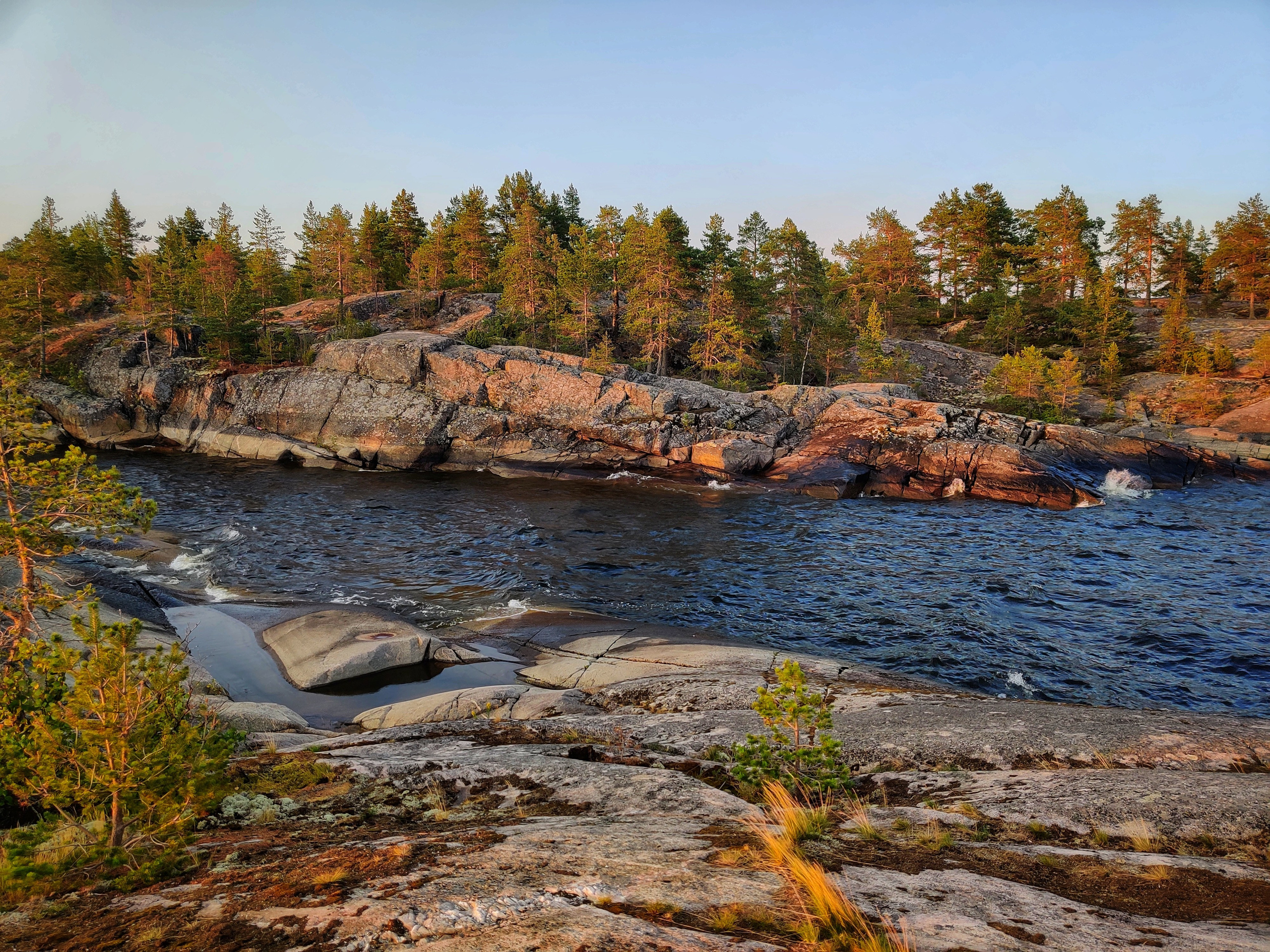 Путешествие по Карелии: Ладожские шхеры, закаты и дикая природа | Летние фото в августе