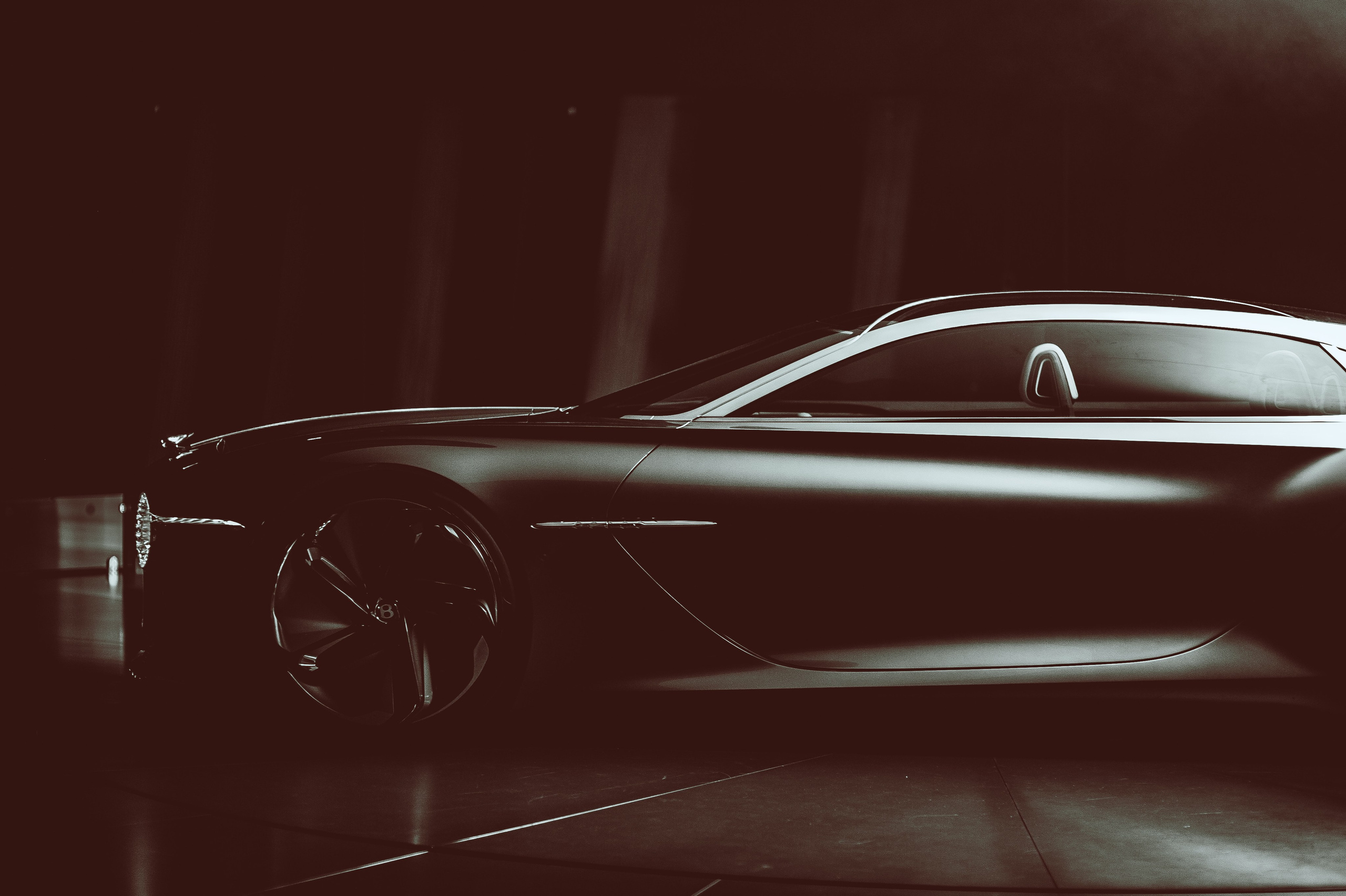 Премьера Bentley100EXP, Кру Великобритания. Репортажный фотограф Андрей Бузин