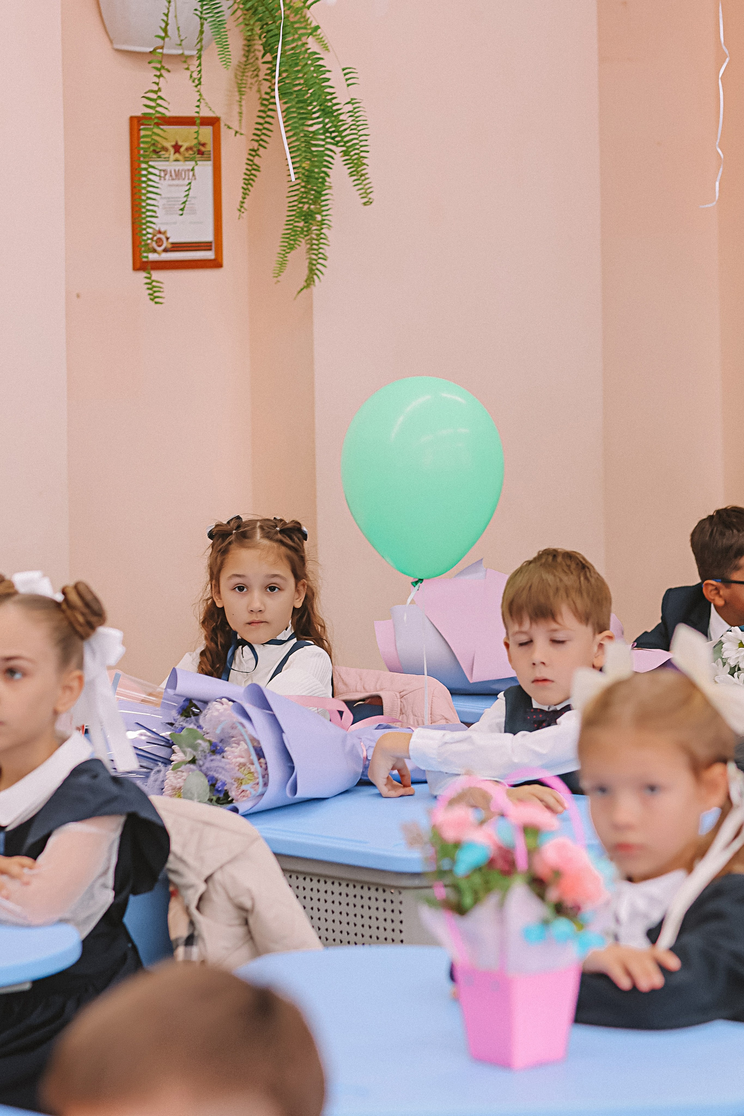 1 сентября линейка+кл час+портреты. Семейный фотограф Тюмень, фотограф на роды Салмина Мария