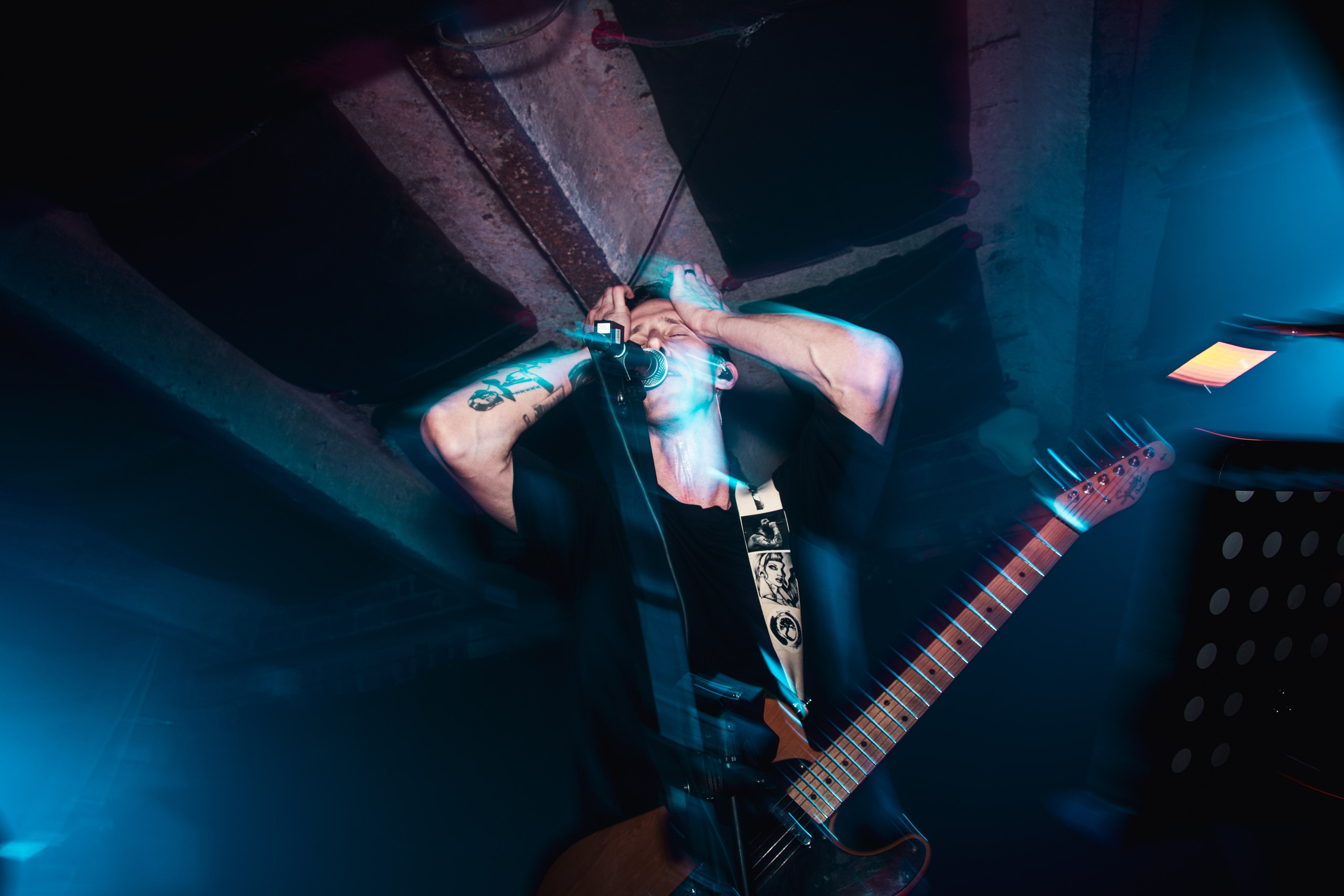 Laugar & Шумы Штормовых Широт & Пожары На Дальнем Севере 11.10.2025. Репортажный фотограф в Москве Legiodot