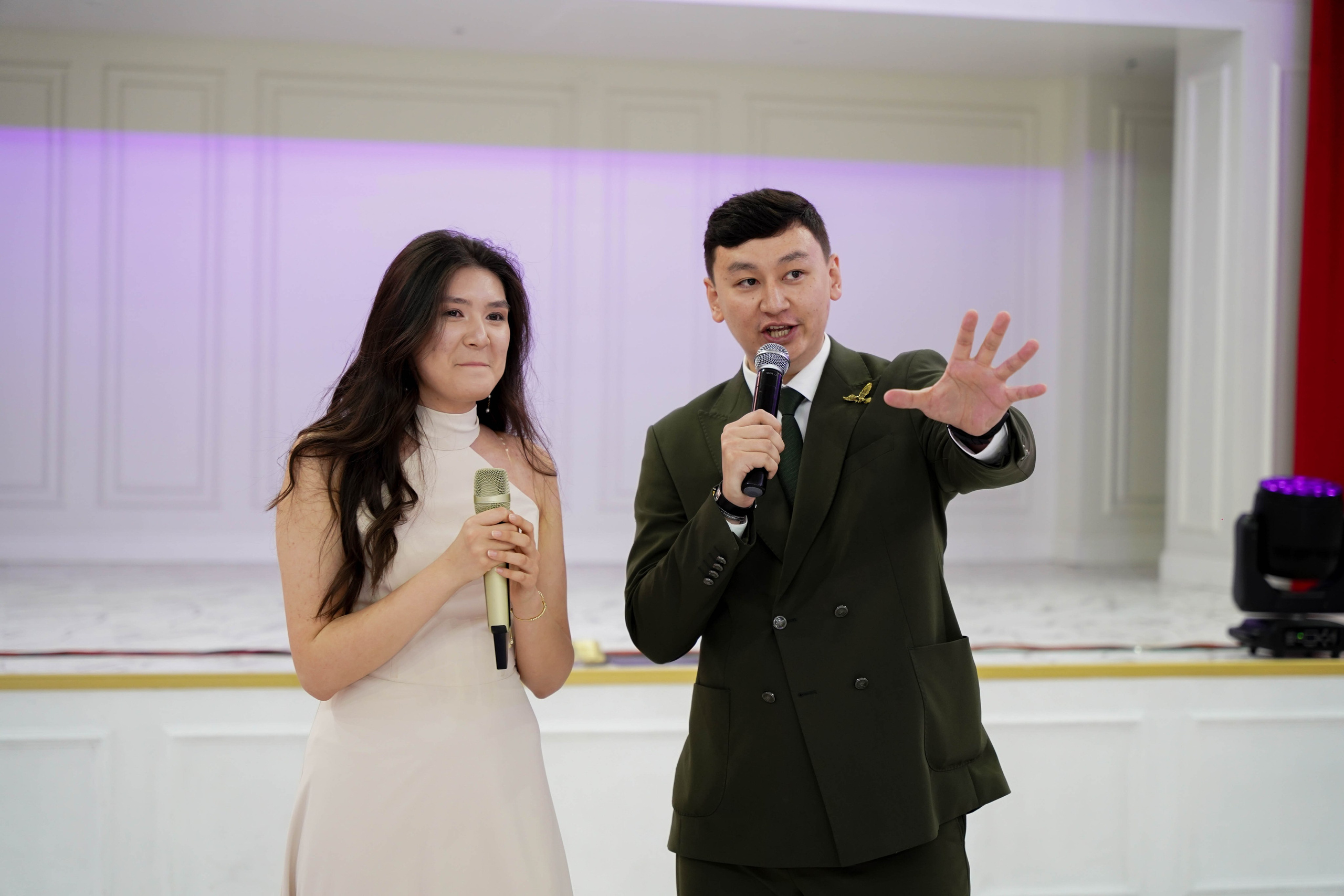 Dana uzatu. Фотограф Ернар Ержанов