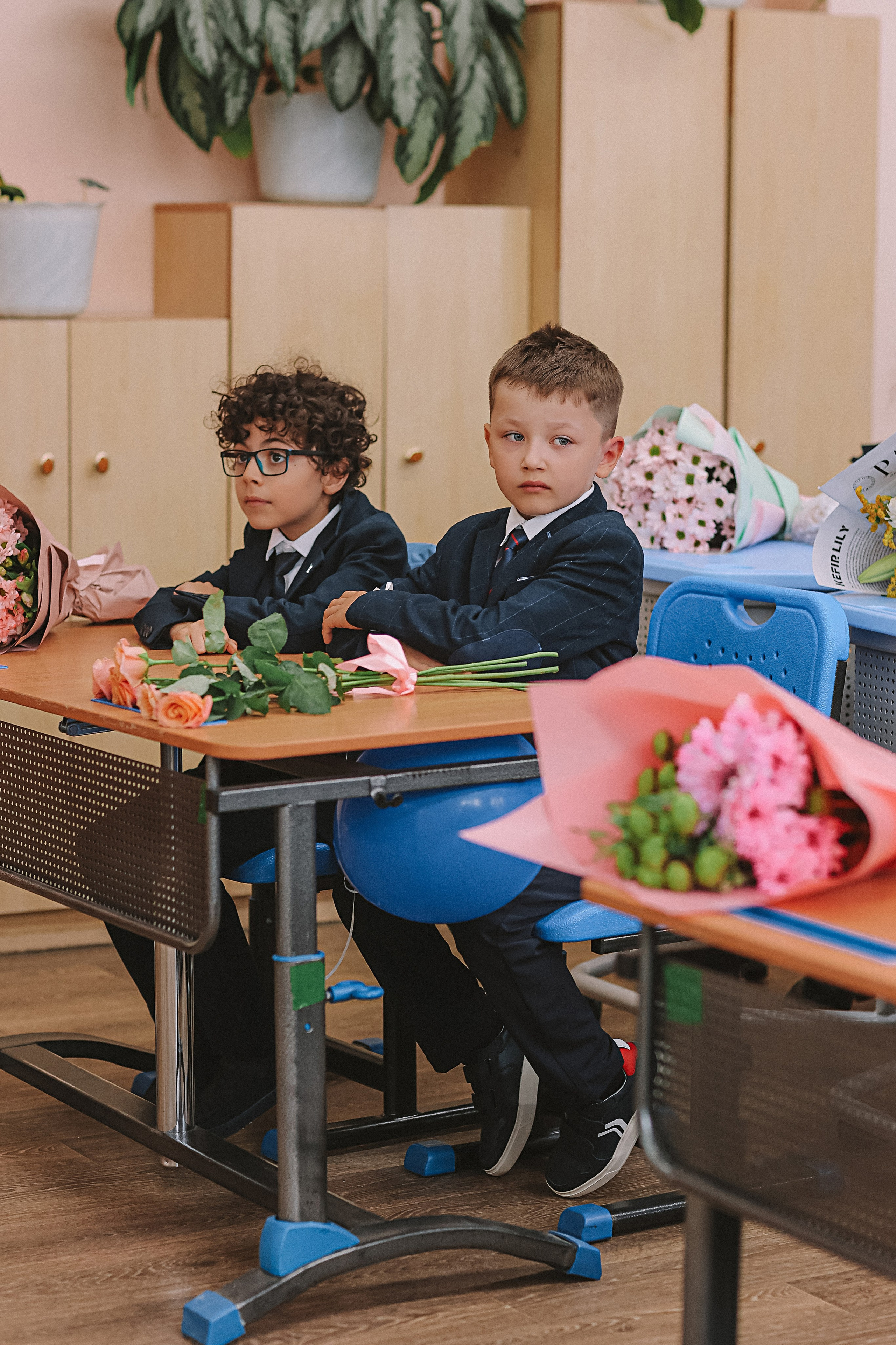 1 сентября линейка+кл час+портреты. Семейный фотограф Тюмень, фотограф на роды Салмина Мария