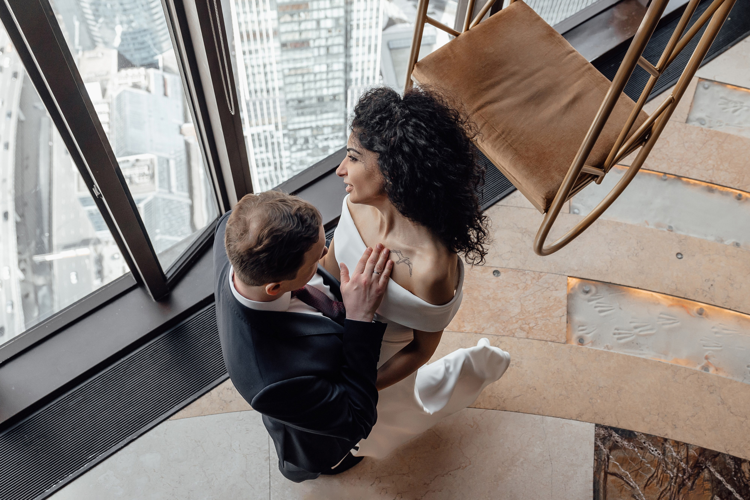 свадебная фотосессия в ресторане birds башня око москва сити