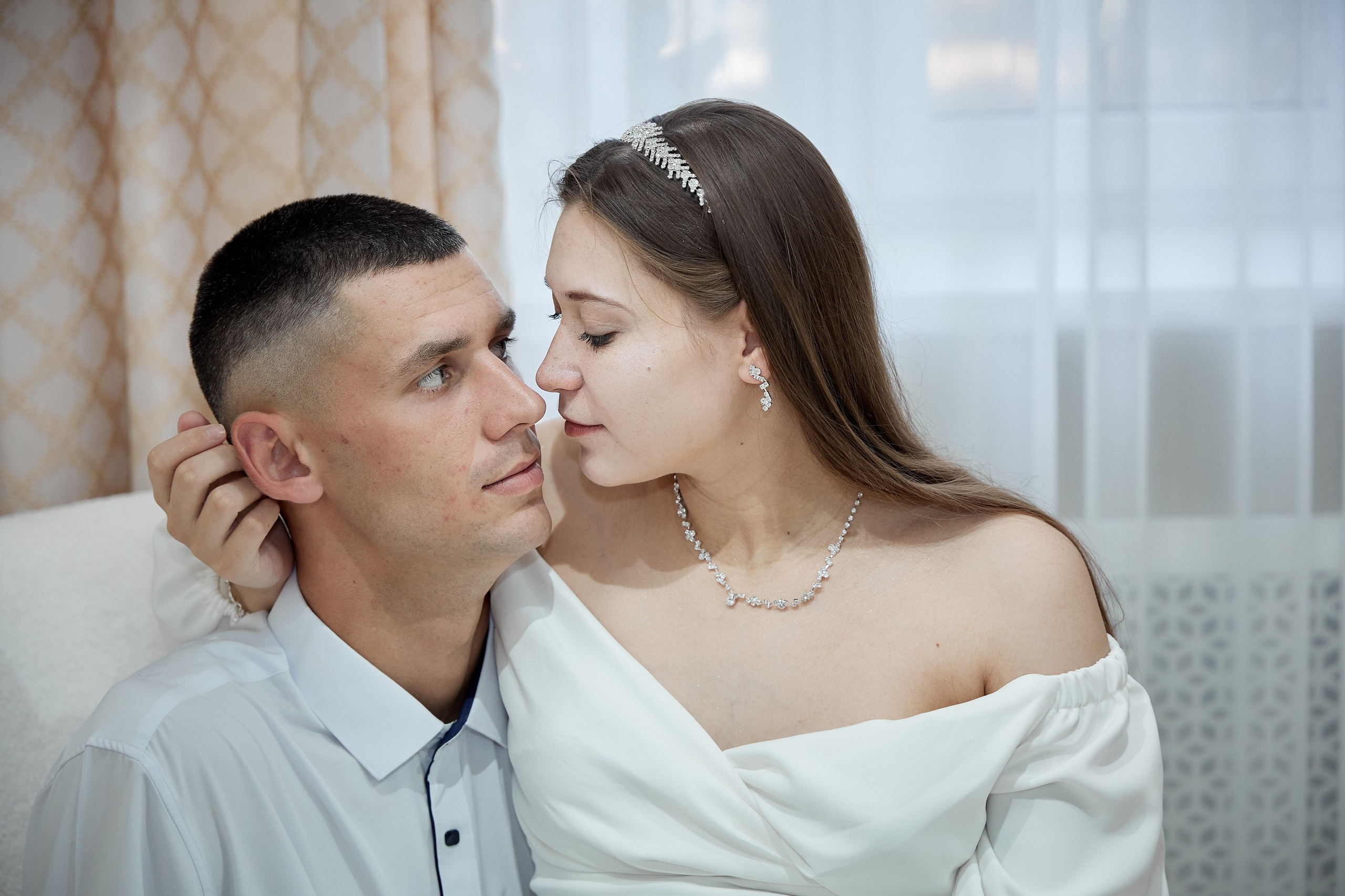 Фотосъемка в ЗАГСе, прогулка молодых, банкет