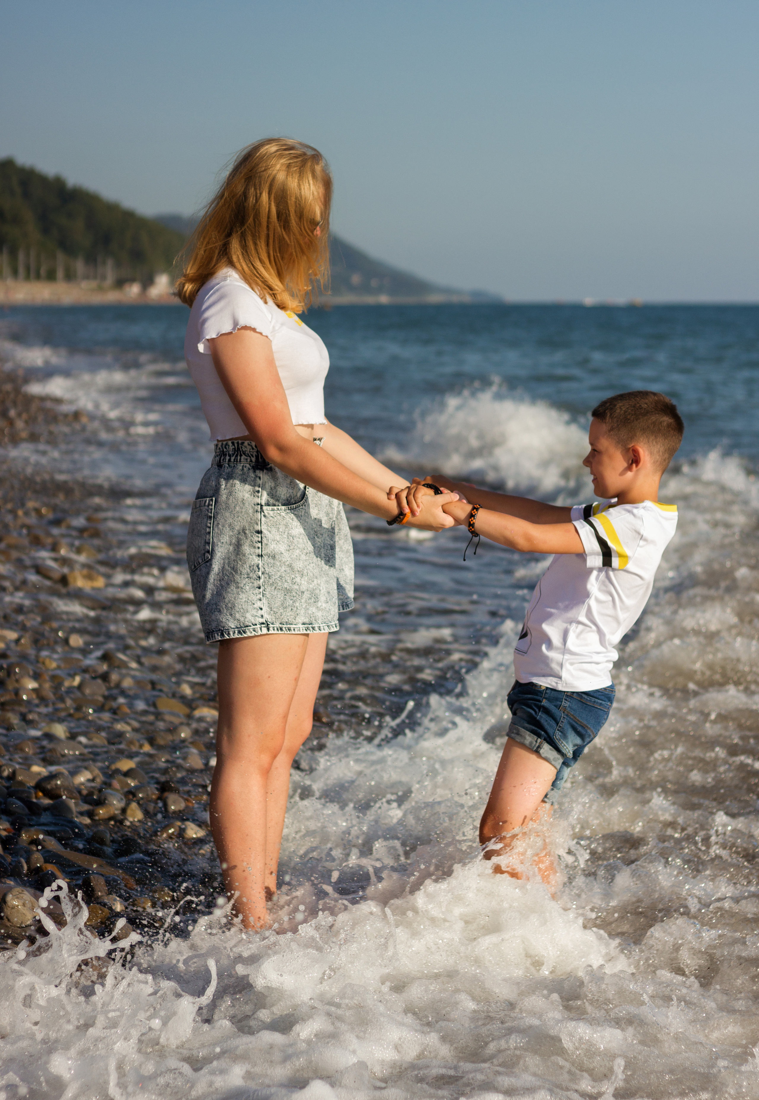Семейная фотосессия на берегу моря. Женский, детский и семейный фотограф в Сочи Олеся Помогалова