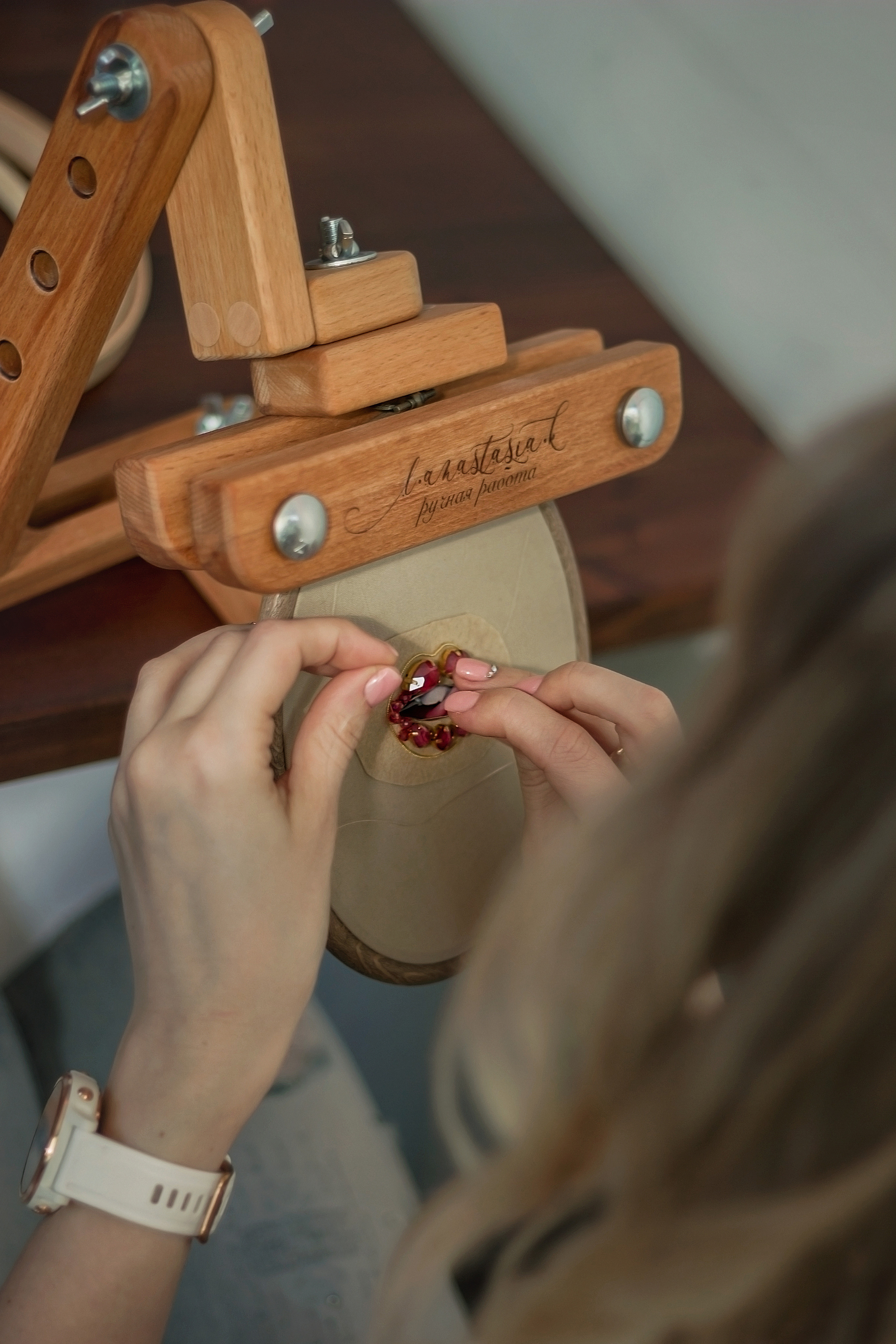 Контент съёмка для мастера по созданию брошей Анастасии. Женский, детский и семейный фотограф в Сочи Олеся Помогалова