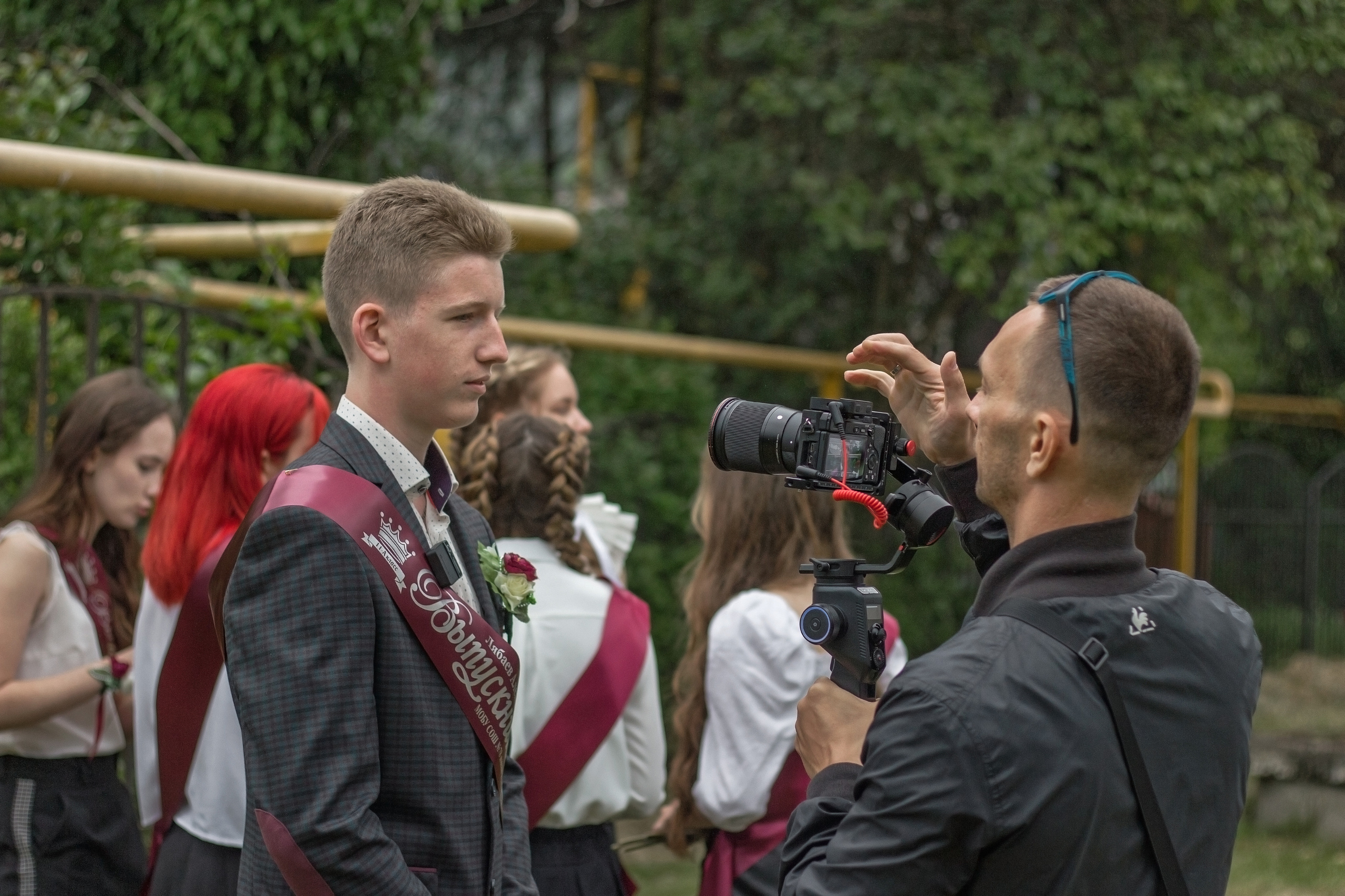 Репортажная съёмка с праздничной линейки «Последний звонок» для выпускников. Женский, детский и семейный фотограф в Сочи Олеся Помогалова