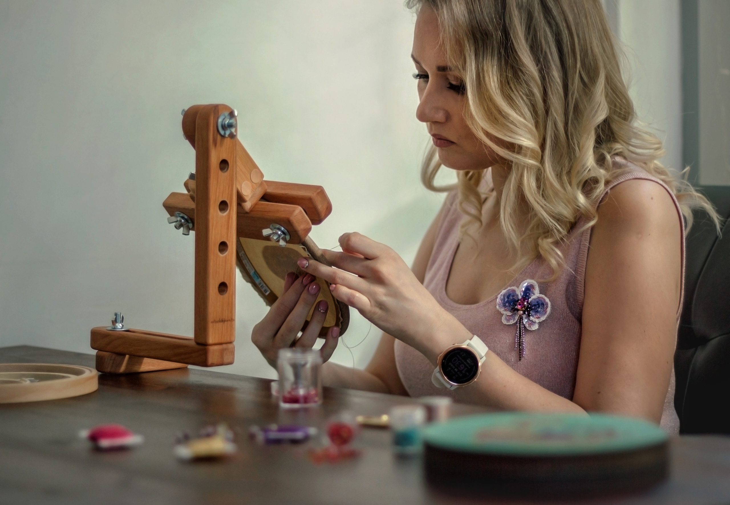 Контент съёмка для мастера по созданию брошей Анастасии. Женский, детский и семейный фотограф в Сочи Олеся Помогалова