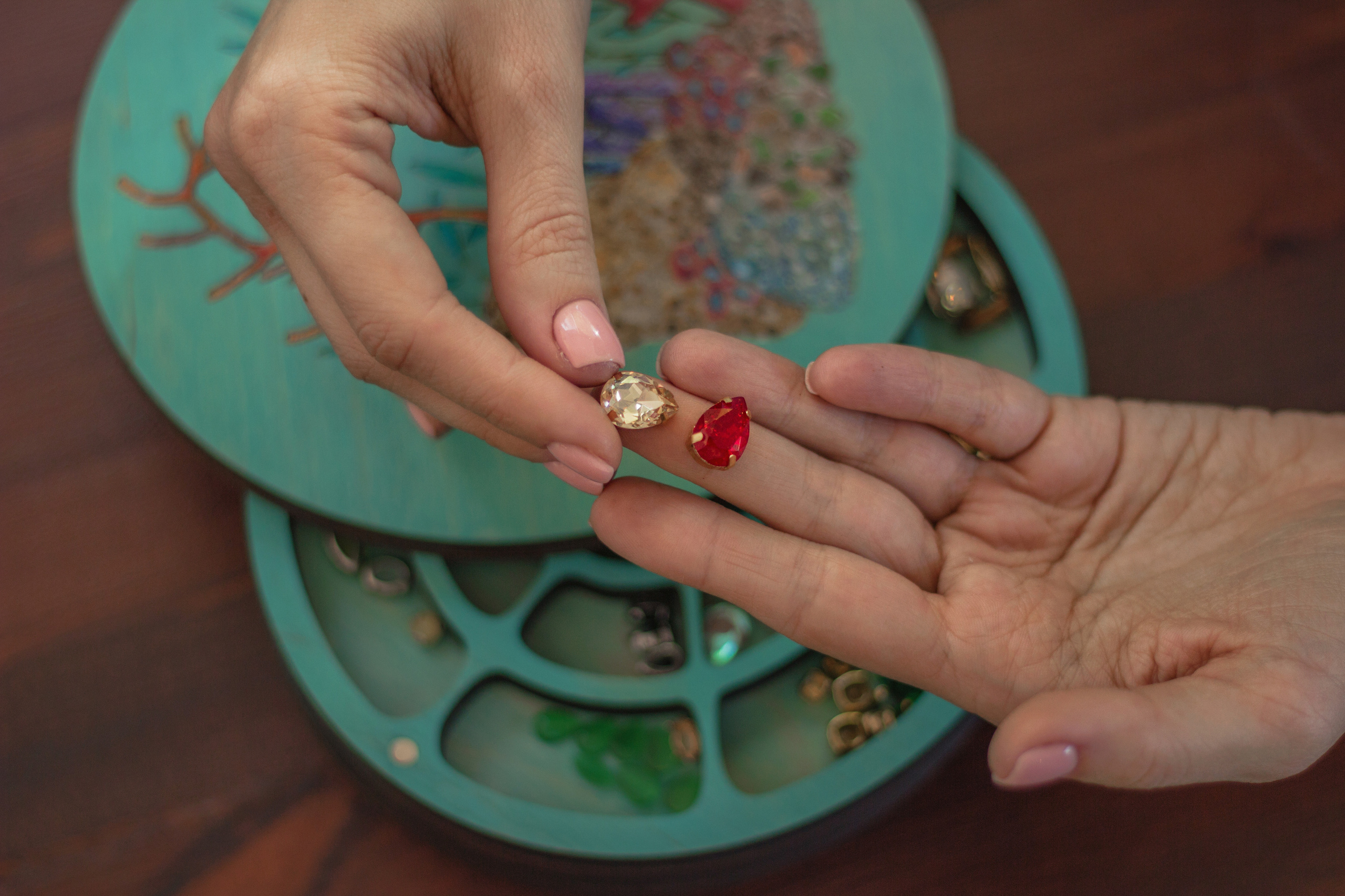 Контент съёмка для мастера по созданию брошей Анастасии. Женский, детский и семейный фотограф в Сочи Олеся Помогалова