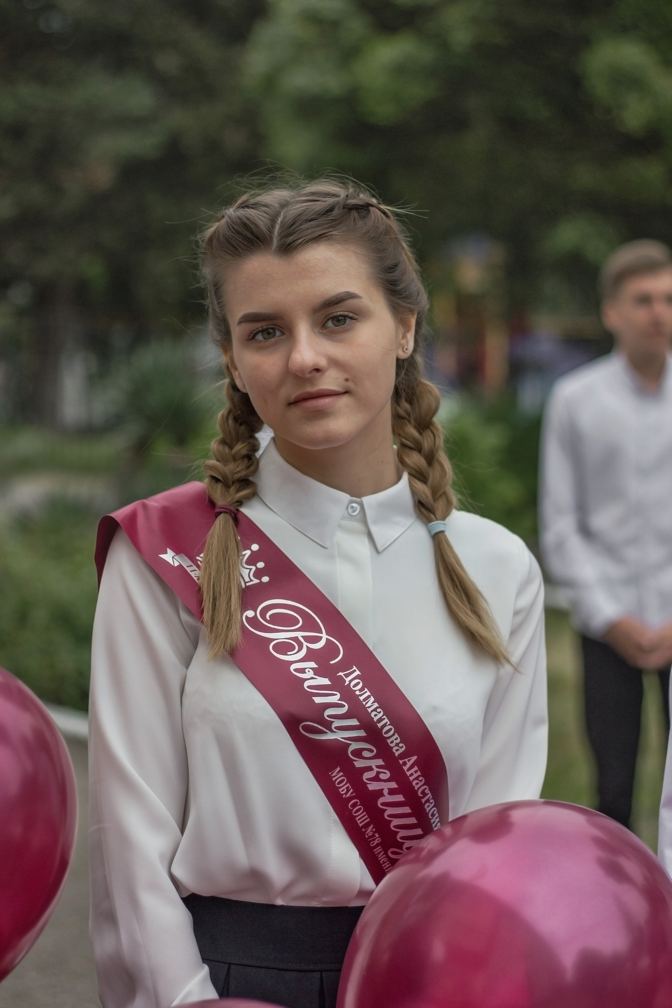Репортажная съёмка с праздничной линейки «Последний звонок» для выпускников. Женский, детский и семейный фотограф в Сочи Олеся Помогалова