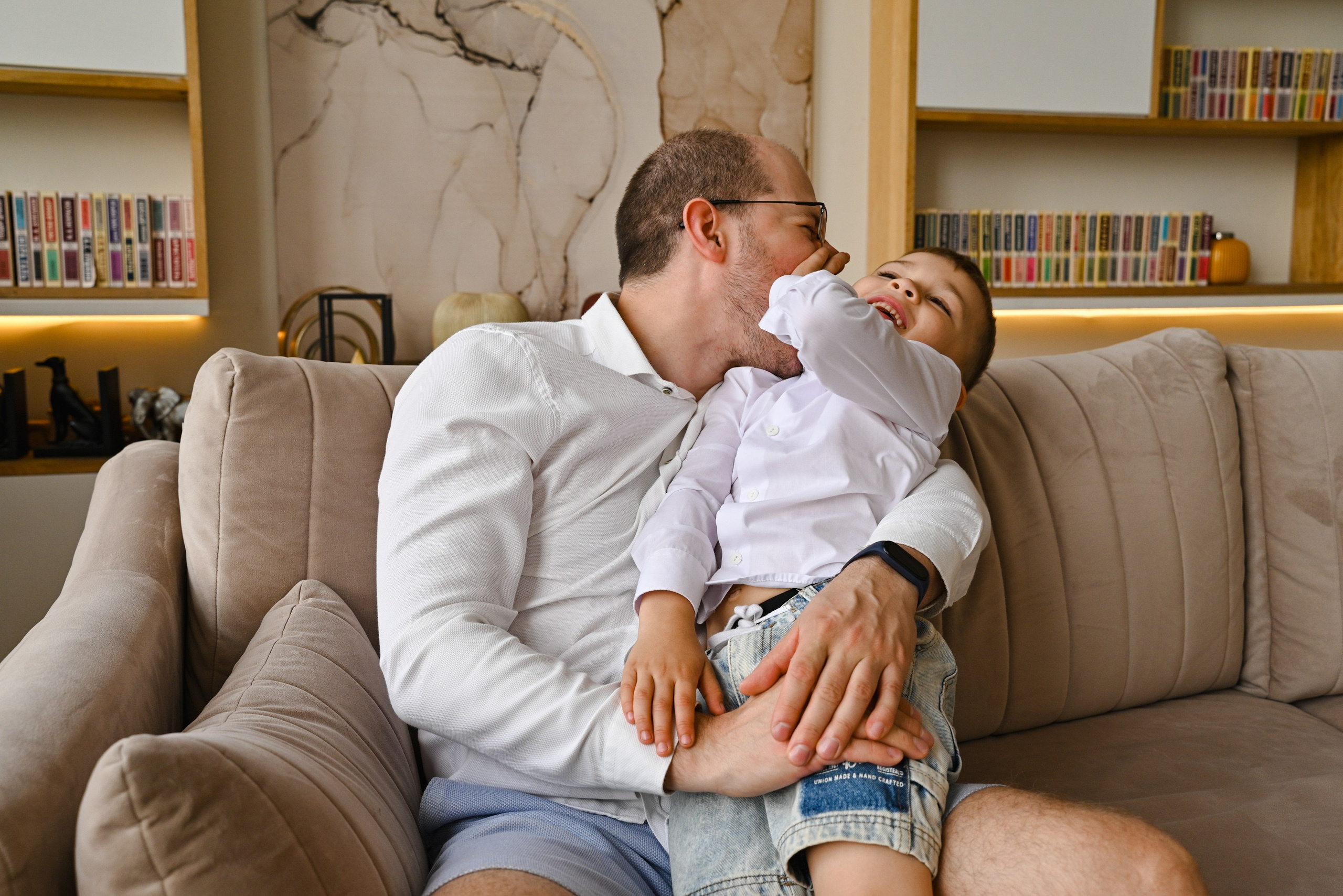 Счастливая большая семья. Компания и фотошкола по созданию контента в Москве