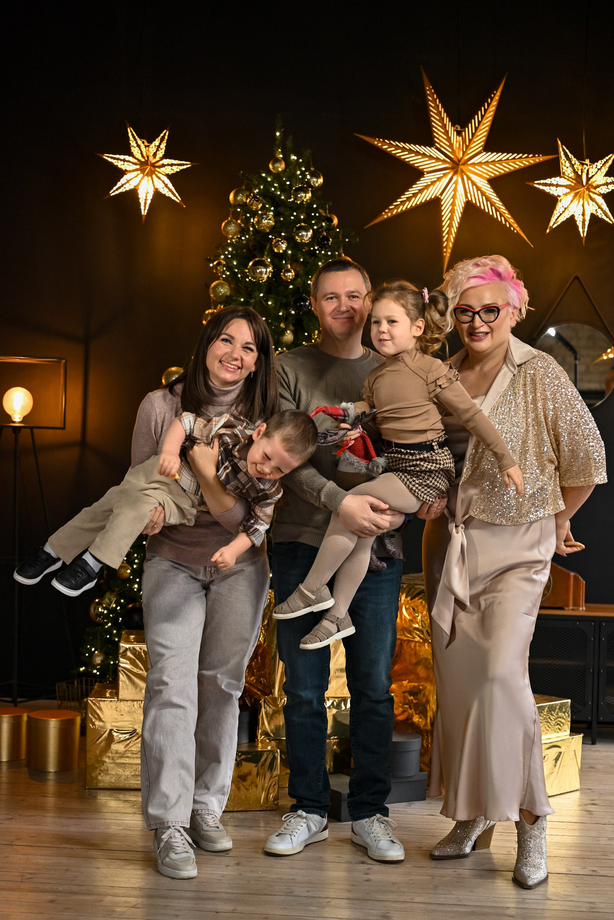 Вадим и Елена. Компания и фотошкола по созданию контента в Москве