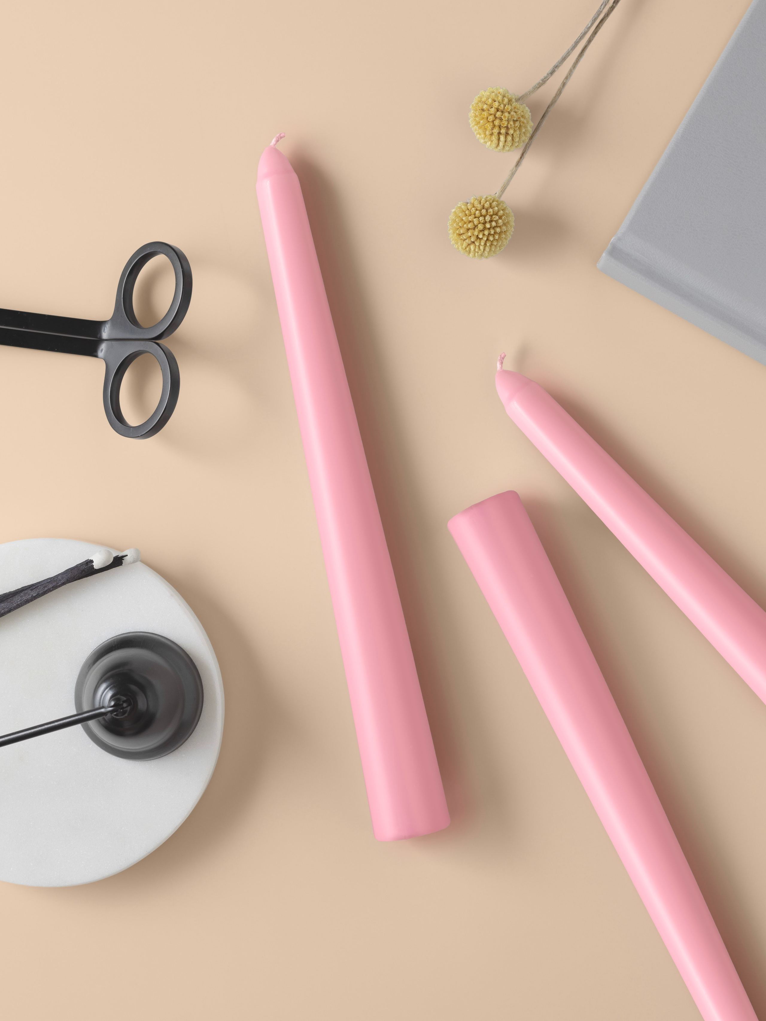 Свечи формовые из парафина. Предметный фотограф Северова Екатерина | Профессиональная предметная съёмка фото и видео в Санкт-Петербурге