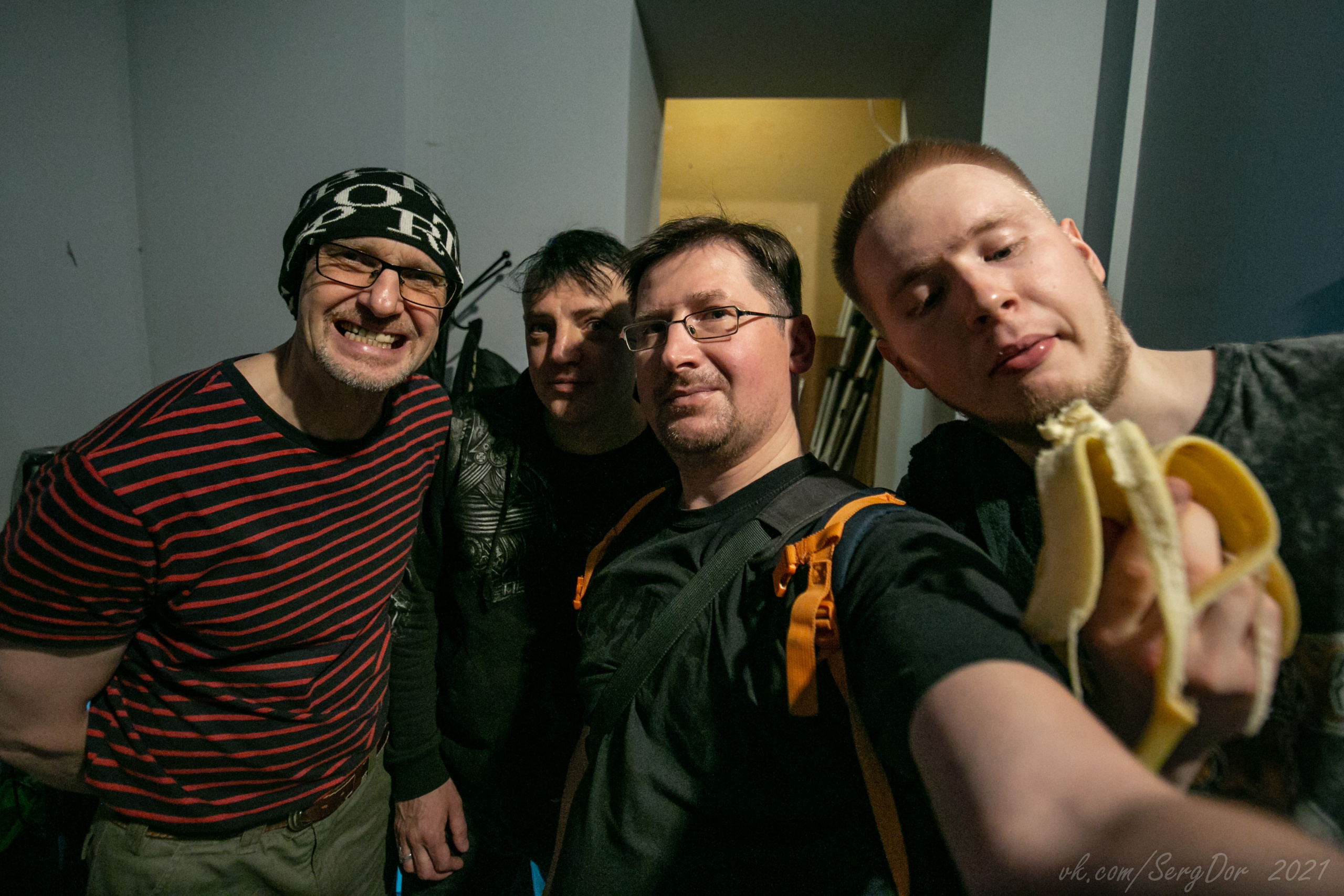 Контакты. Фотограф Сергей Дорошенко