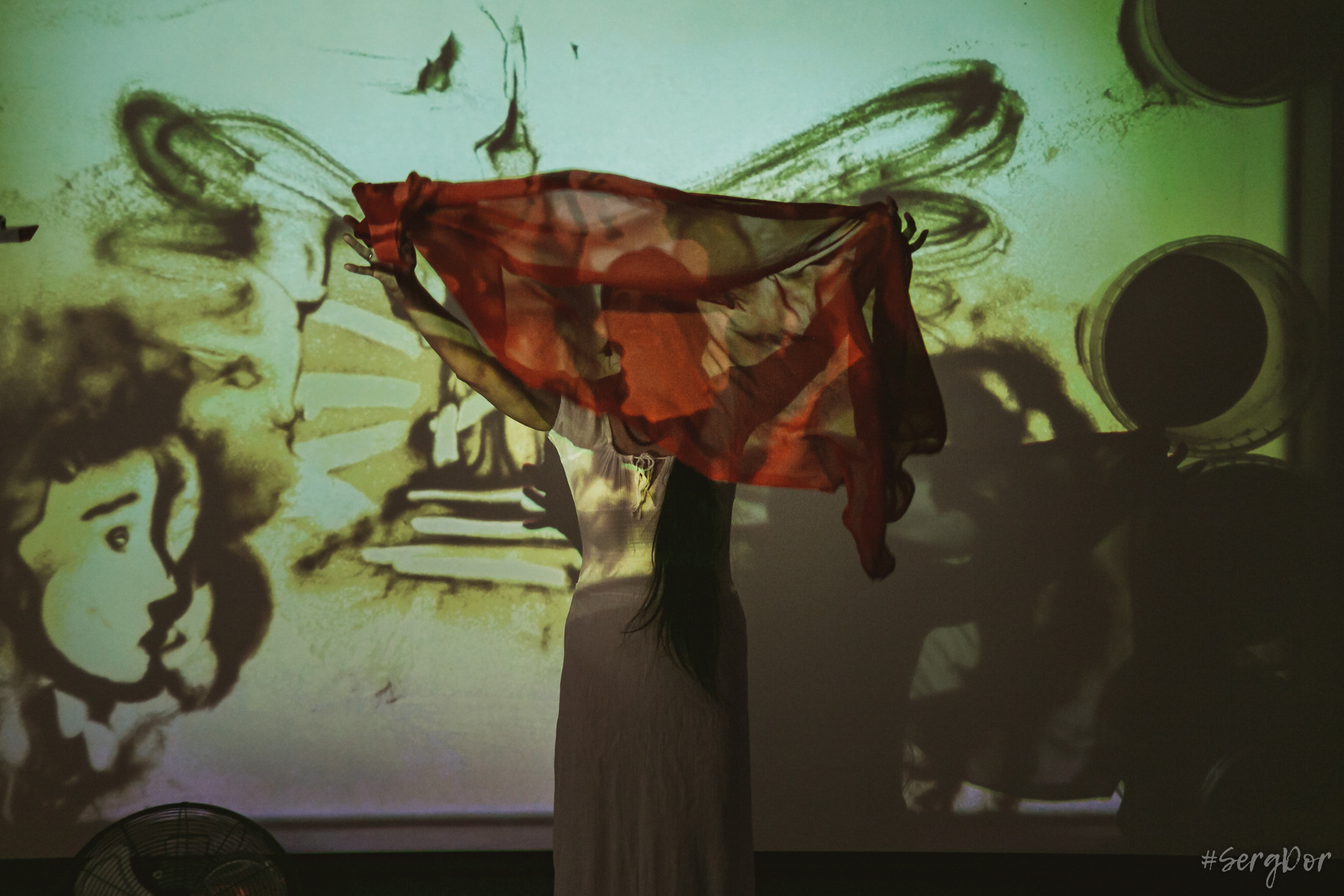 Александра Нефертити. Всё песок…. Фотограф Сергей Дорошенко