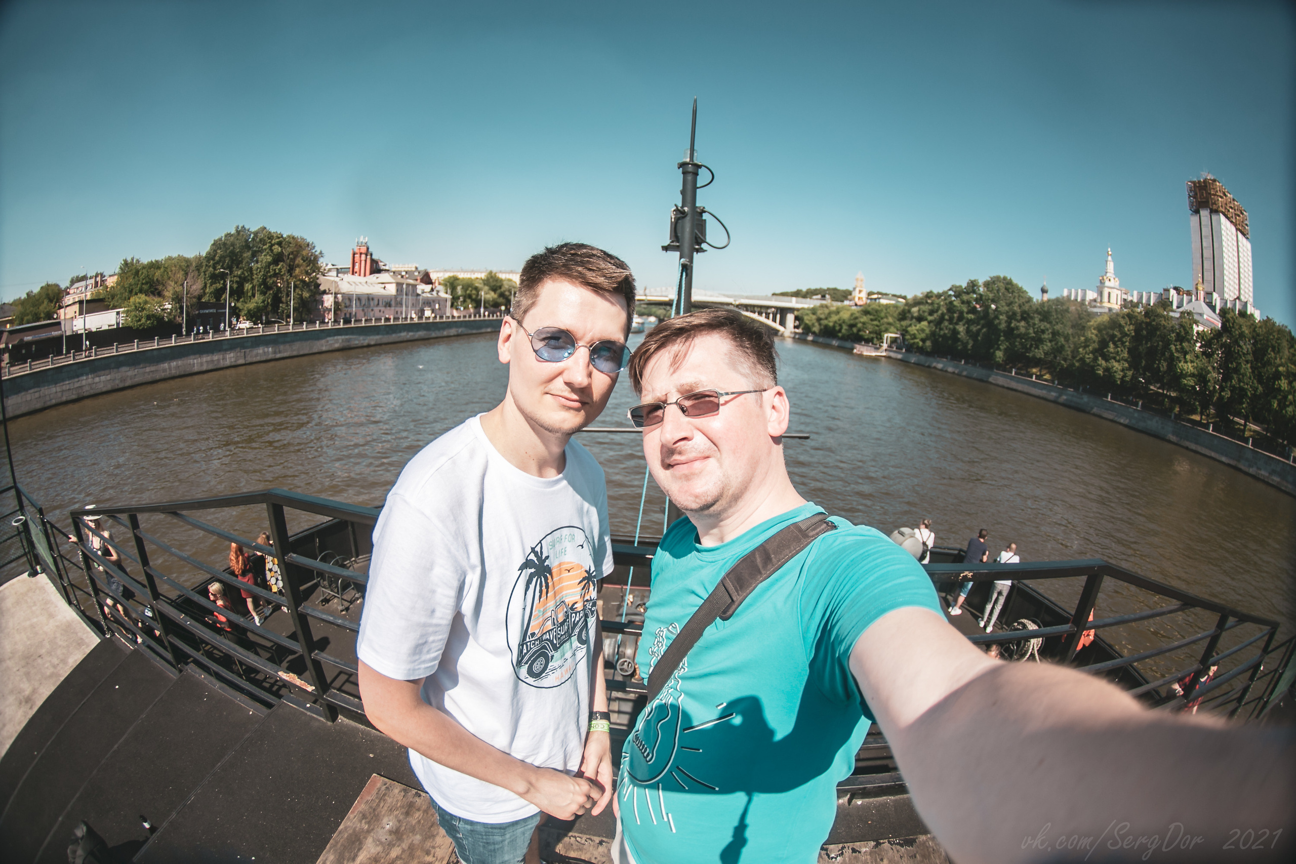 Контакты. Фотограф Сергей Дорошенко