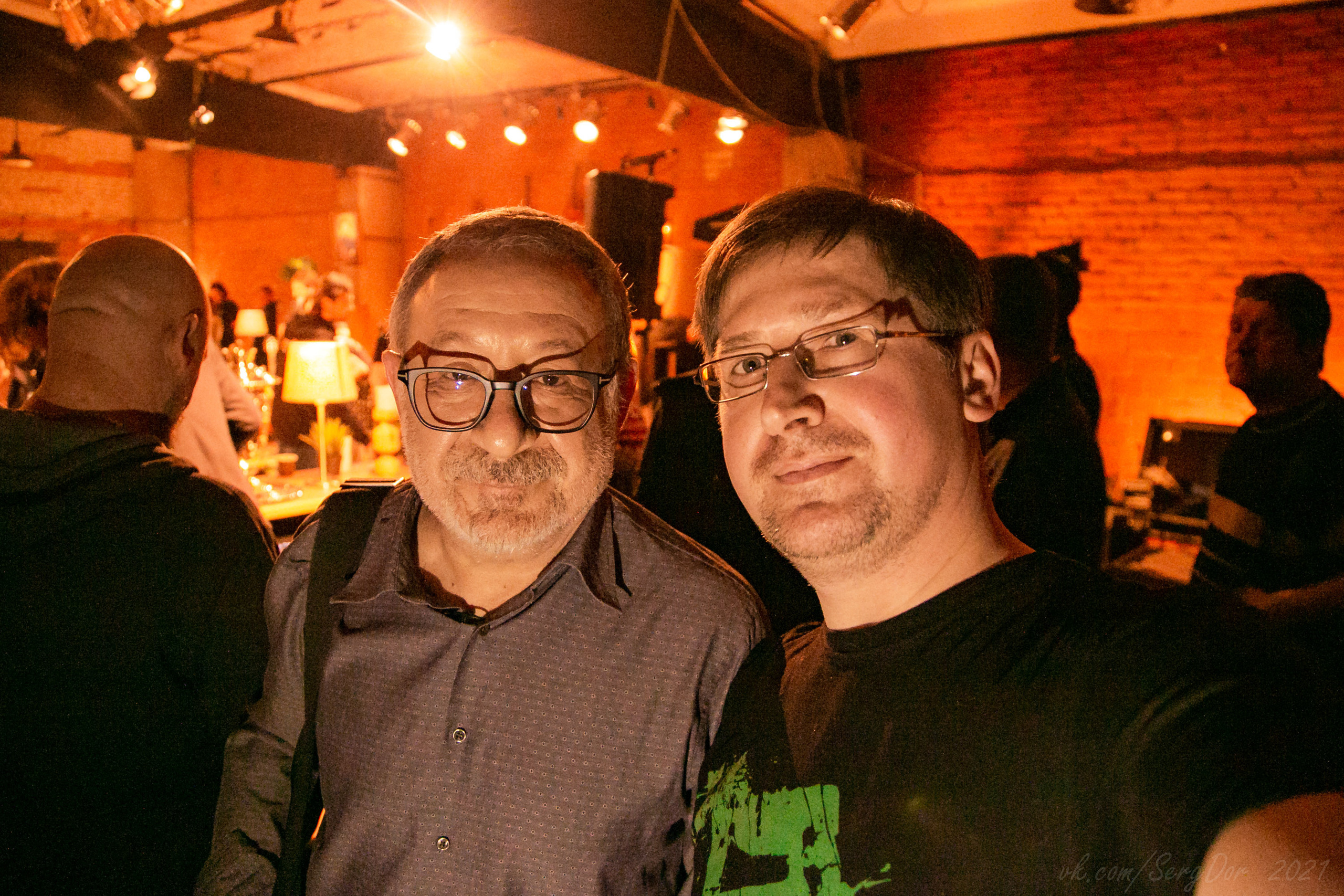 Контакты. Фотограф Сергей Дорошенко