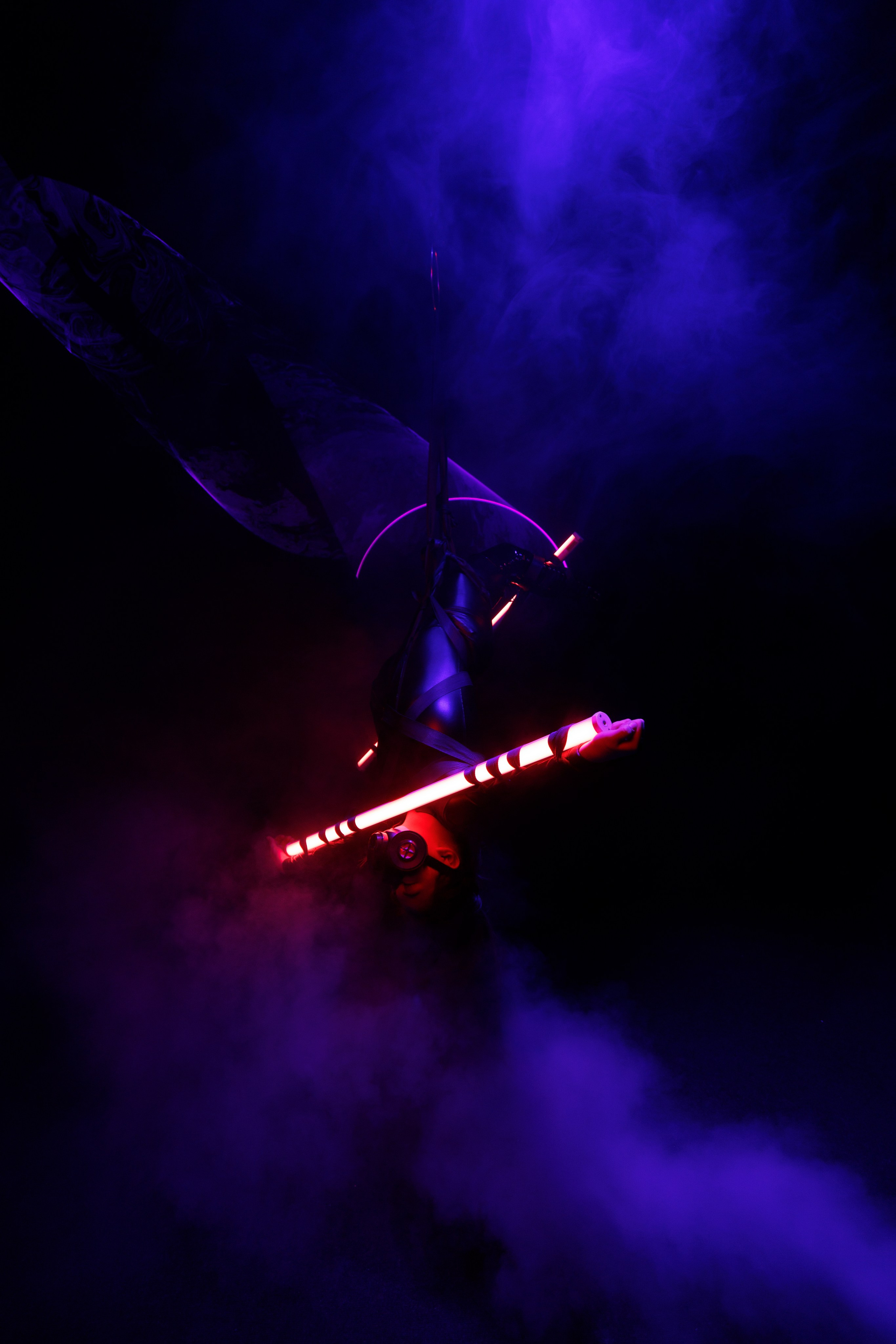 Неон и шибари. Photomantis