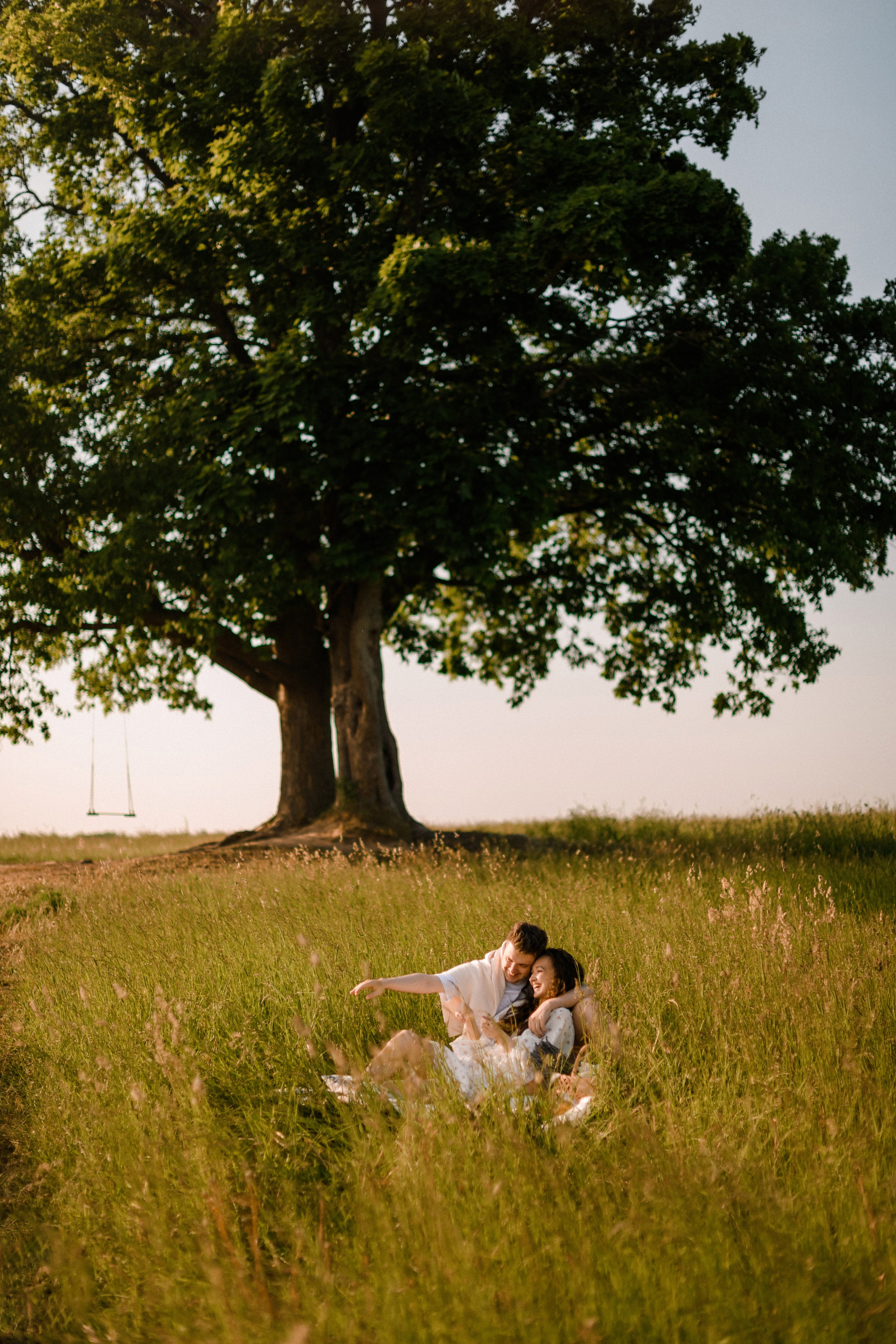 Лиза и Лёша в поле. Свадебный фотограф в Санкт-Петербурге София Шубик
