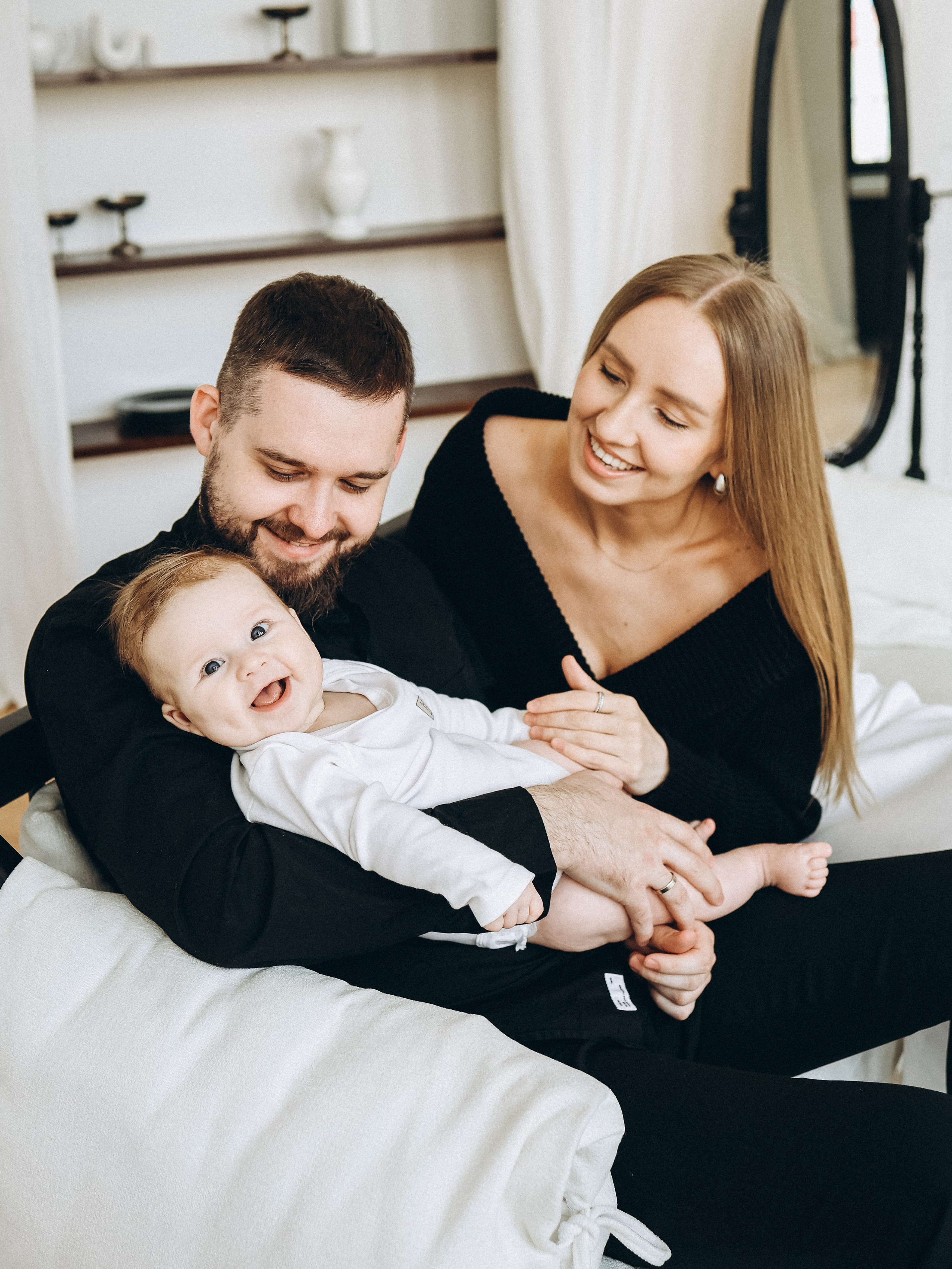 https://white-garden.orgs.biz/    Екатеринбург , улица Цвиллинга, 4 | White Garden, фотостудия   семейная фотосессия фотосессия с малышом екатеринбург