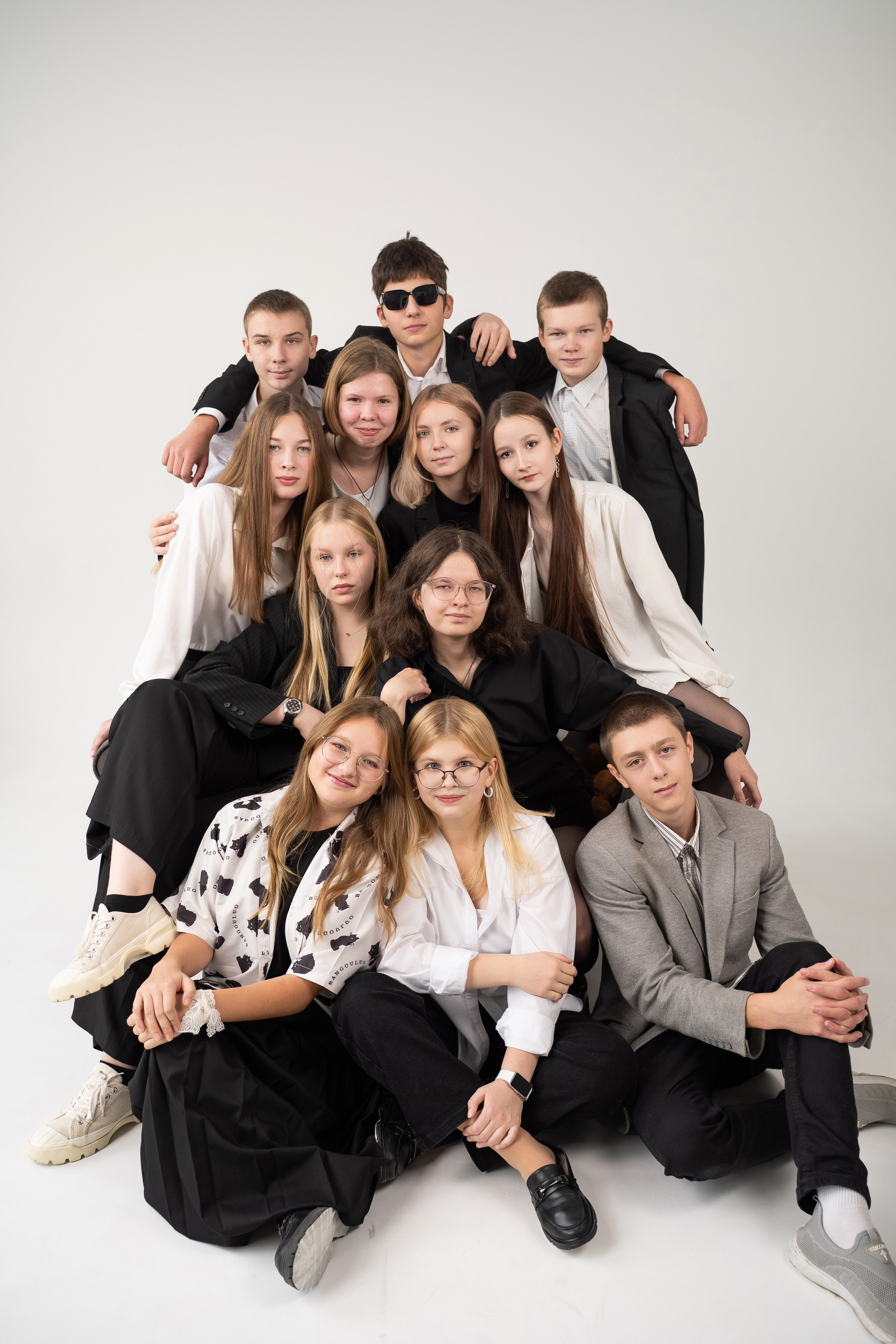 ВЫПУСКНИКИ 9 КЛАСС. МАРГАРИТА КУДРЯШОВА СВАДЕБНЫЙ И СЕМЕЙНЫЙ ФОТОГРАФ ТВЕРЬ МОСКВА