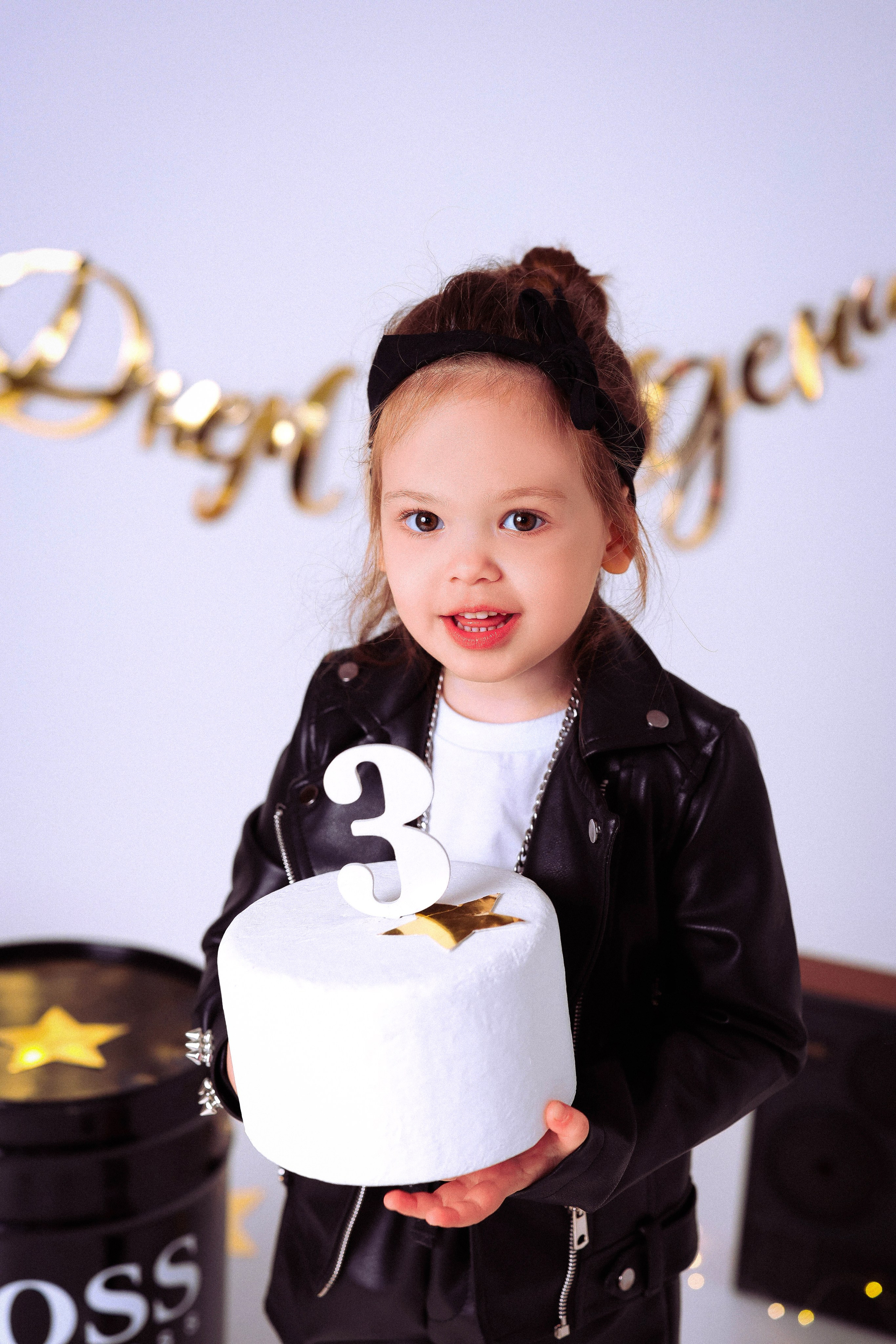 Малышки Антураж