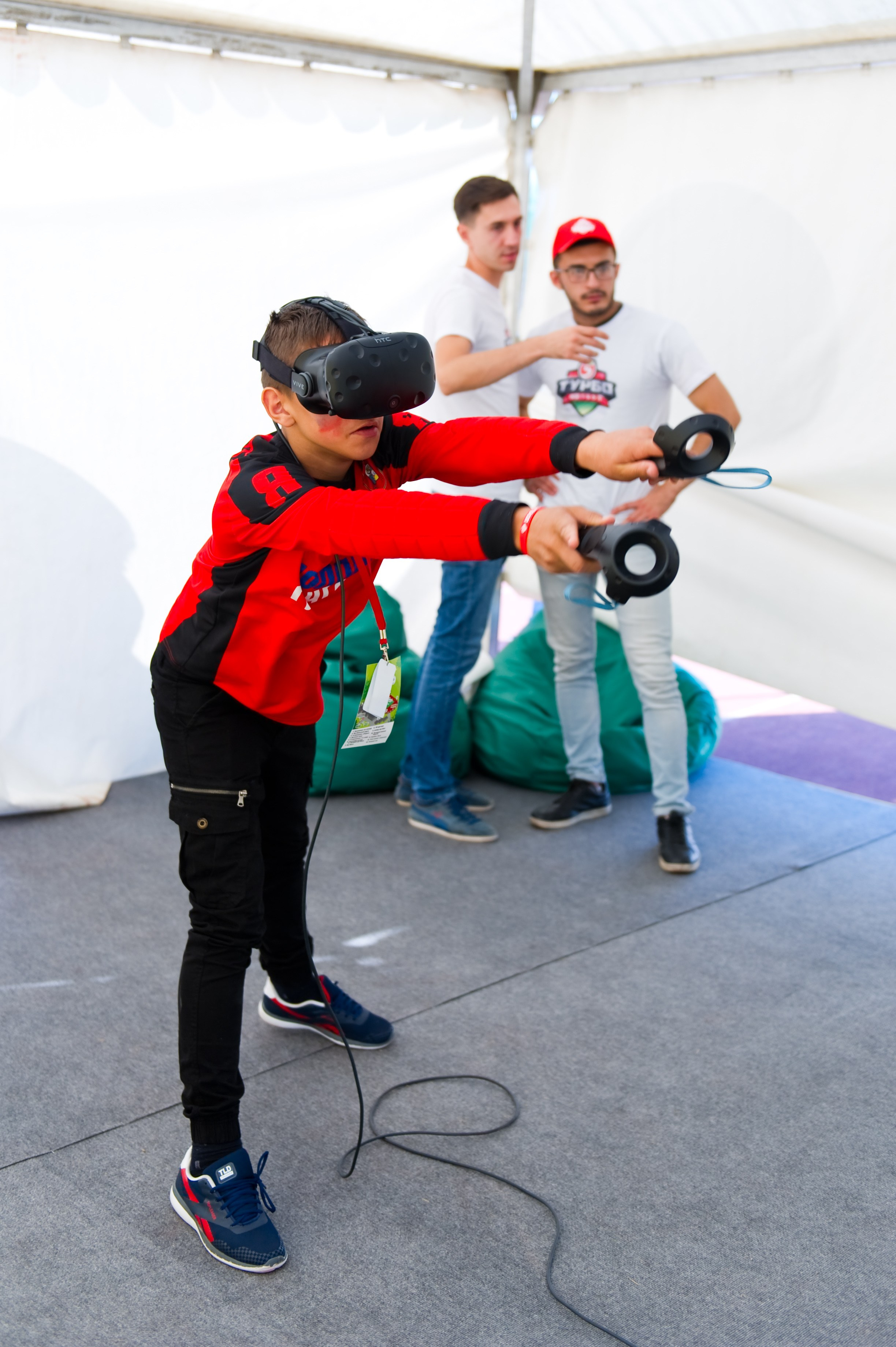 Турбофутбол (корпоративное соревнование «Пятерочки»). Репортажный фотограф и видеограф Слава Думчев. Тимбилдинги, отчетники, корпоративы