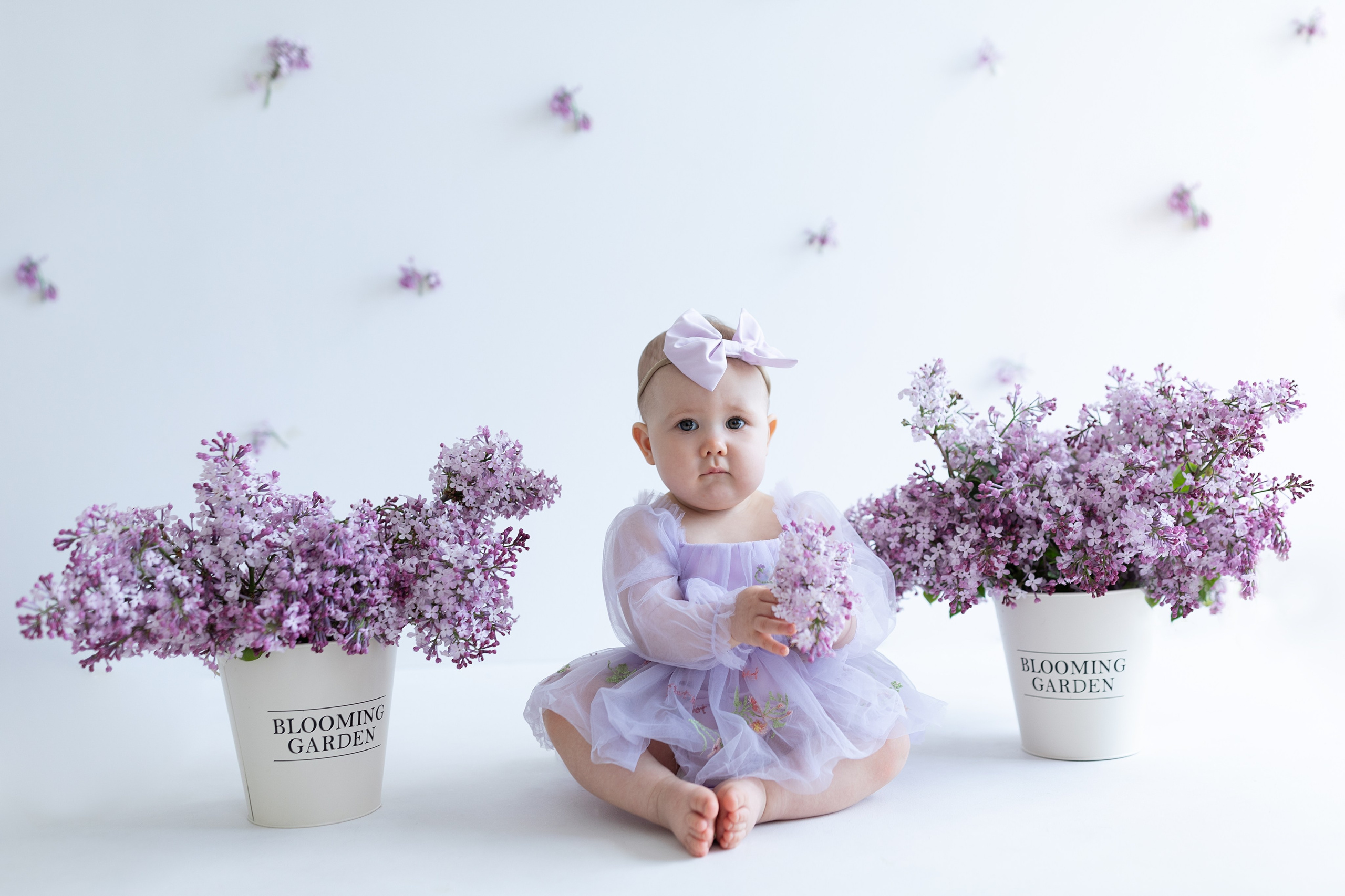 Алиса и сирень. Фотограф на годик Хабаровск Детский и семейный фотограф в Хабаровске Юлия Матвиенко