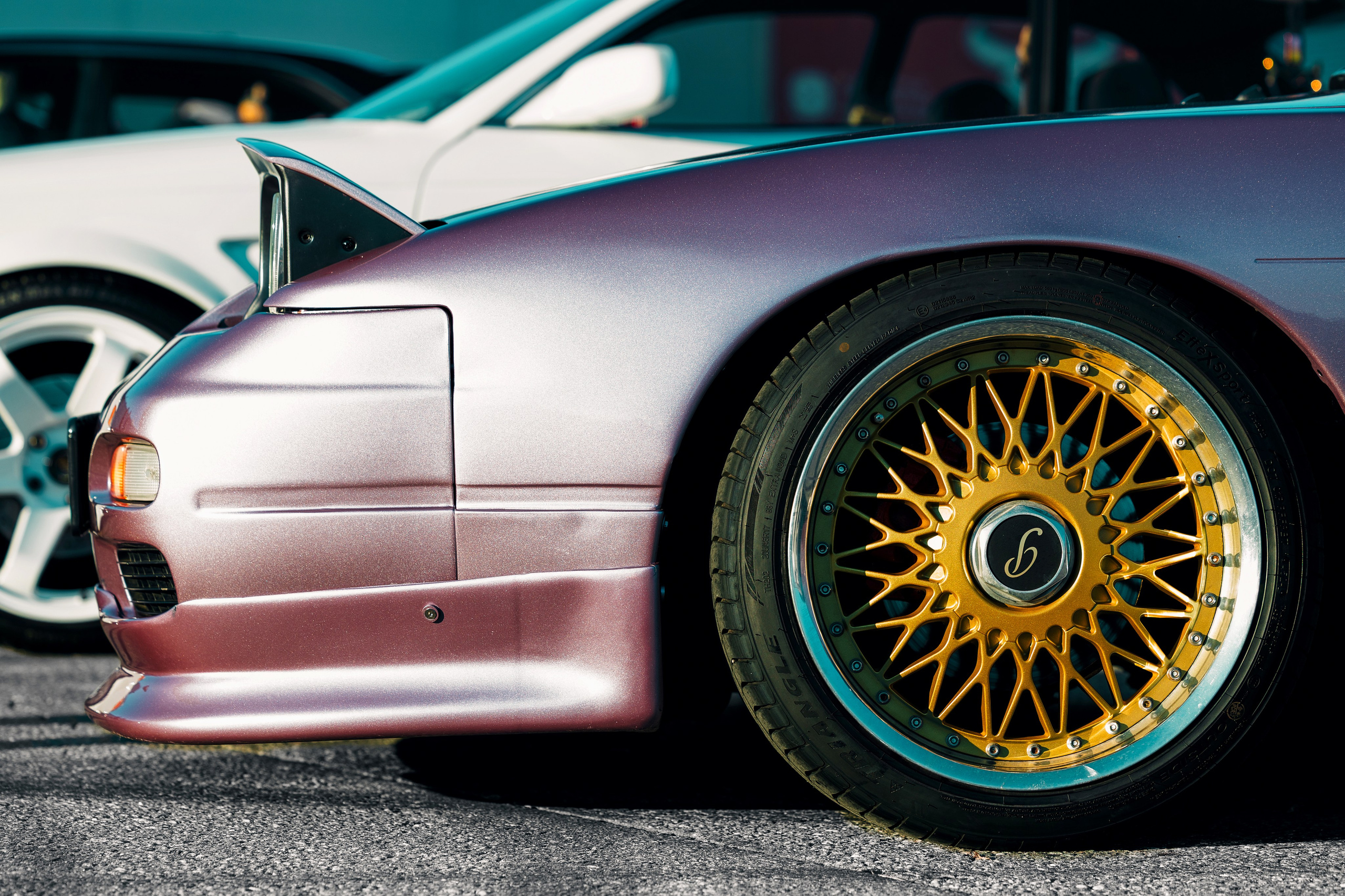 Фотографии закрытия сезона 2025 VibeSide — дрифт и автошоу у МЕГА Дыбенко, Санкт-Петербург