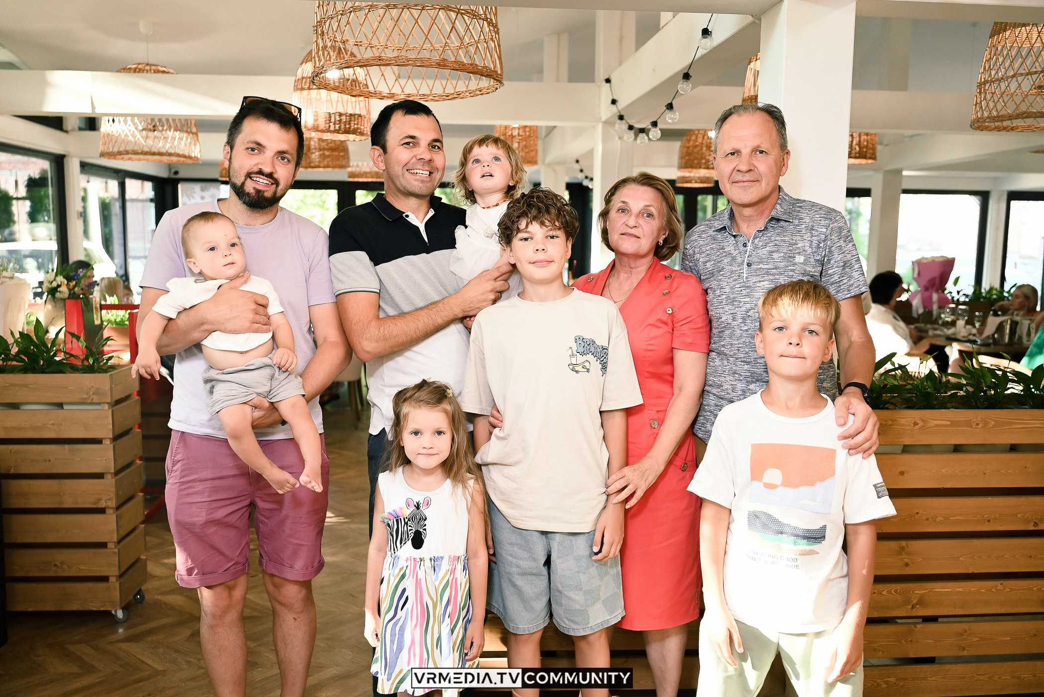 Ресторан «Volna»: Вокальный вечер на летней веранде «Хочу на дачу»