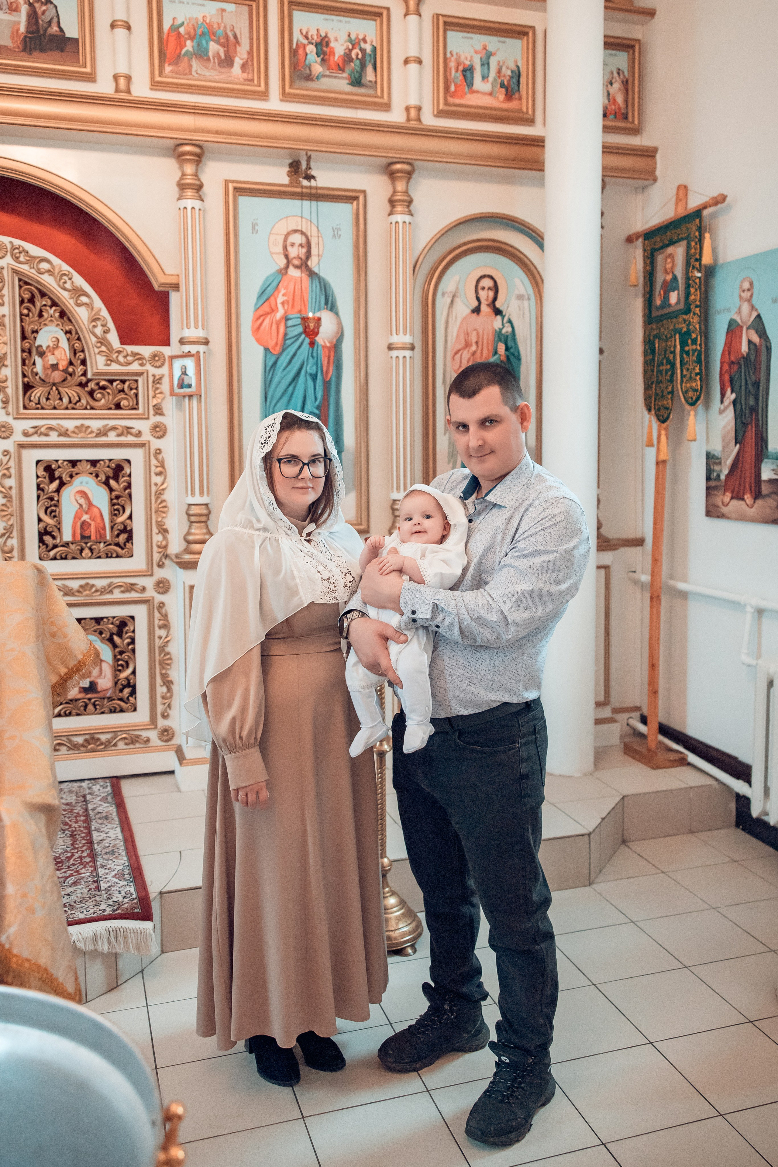 Таинство Крещения Виктории. Церковь Казанской иконы Божией Матери в Вышетравино. Семейный фотограф в Рязани и Рязанской области