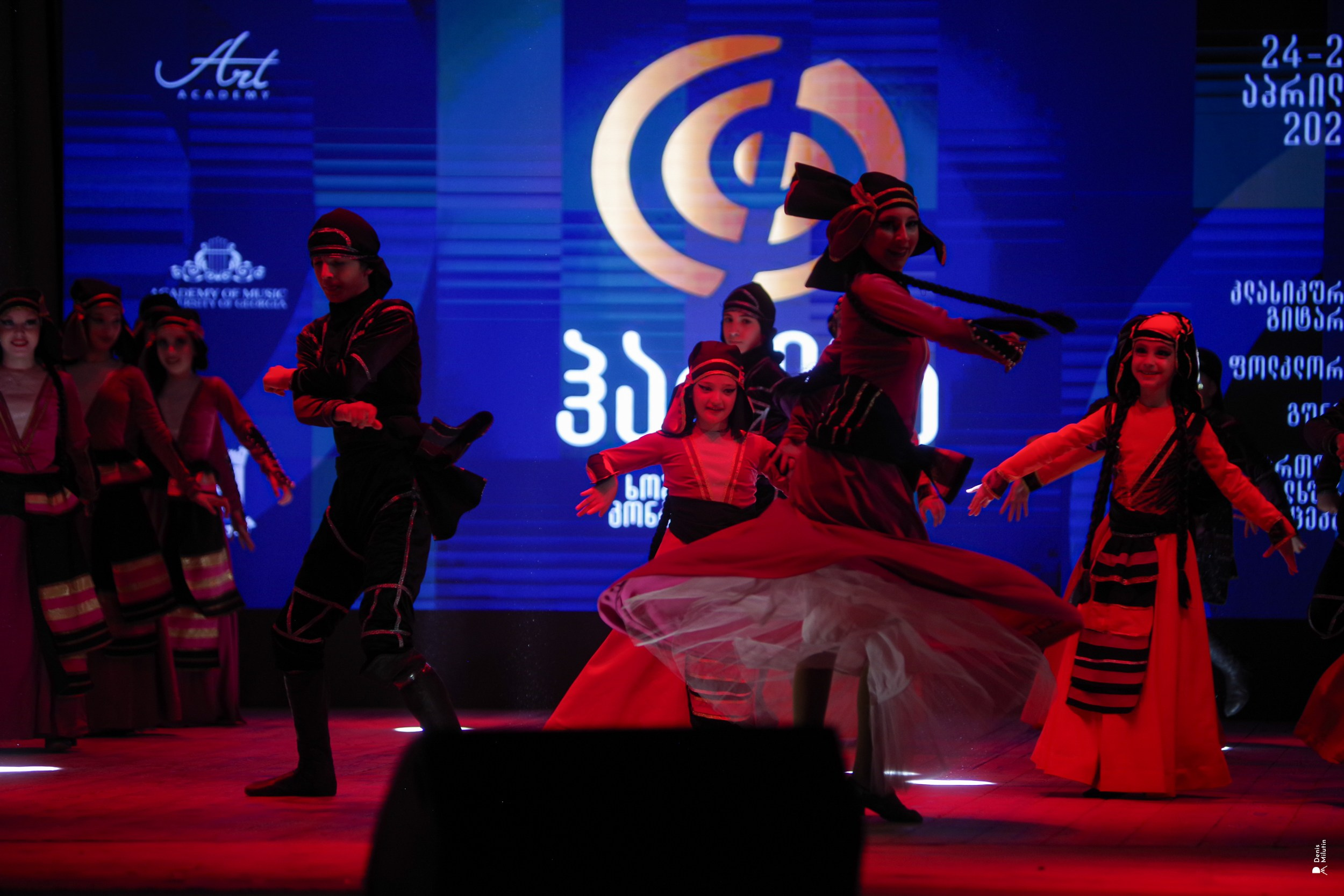 Танцы в Хоби. Портретный фотограф Денис Милютин