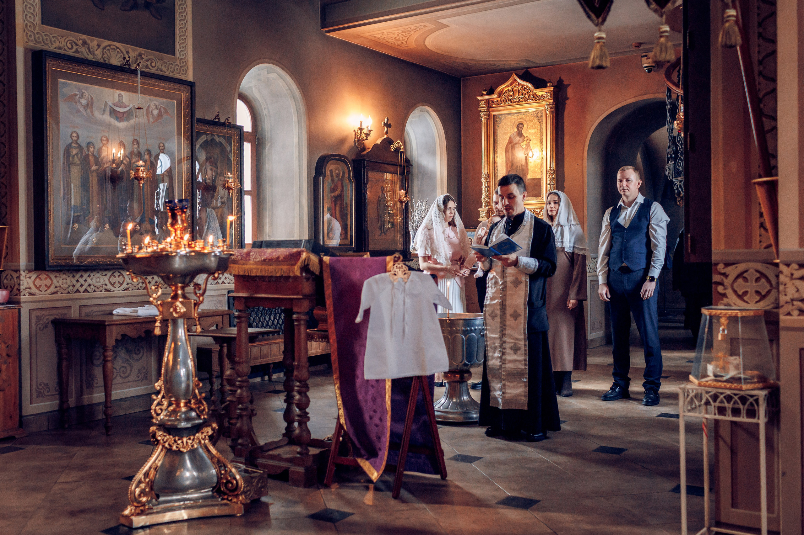 Крещение в Храме Святого Уара Мученика в Вешках. Профессиональный фотограф в Москве и Мо Мария Шантарёва