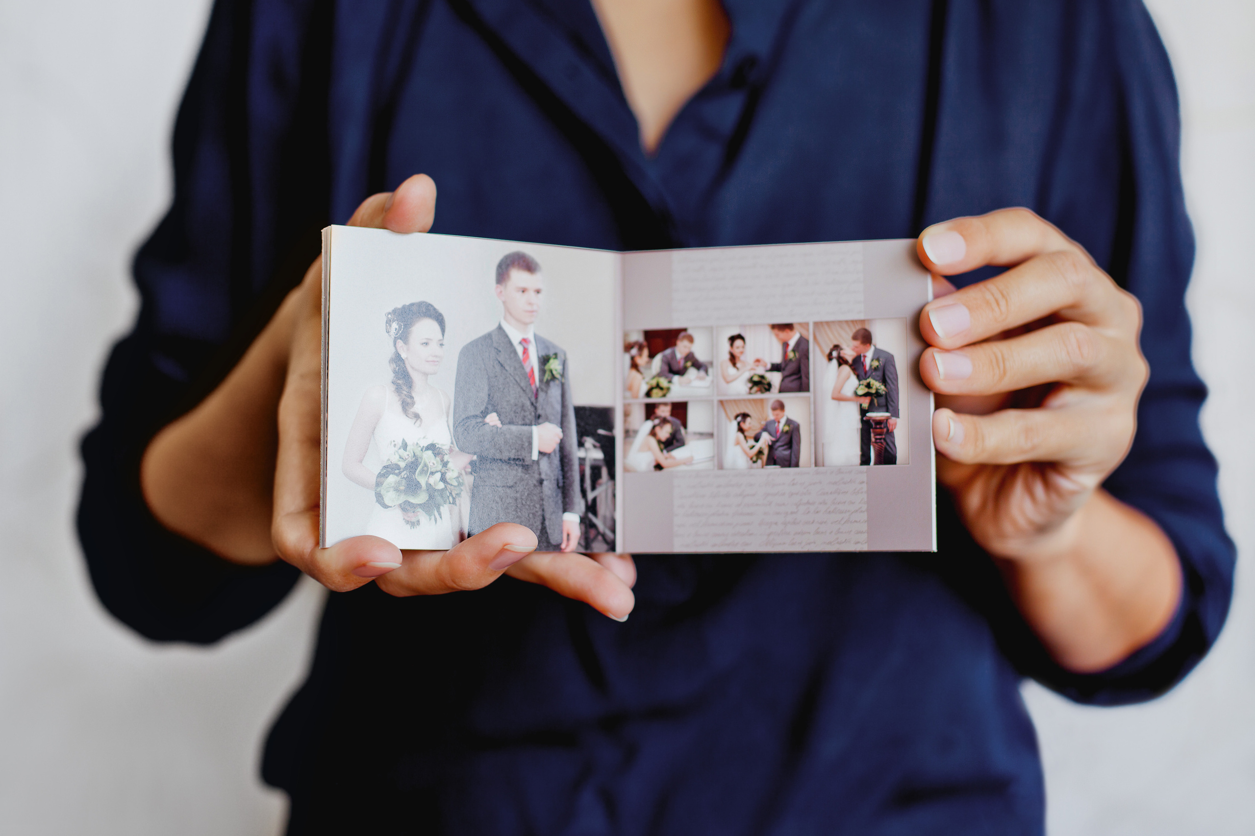 Свадебная фотокнига в обложке из натуральной кожи. Свадебный и семейный фотограф Константин Аксёнов, Москва