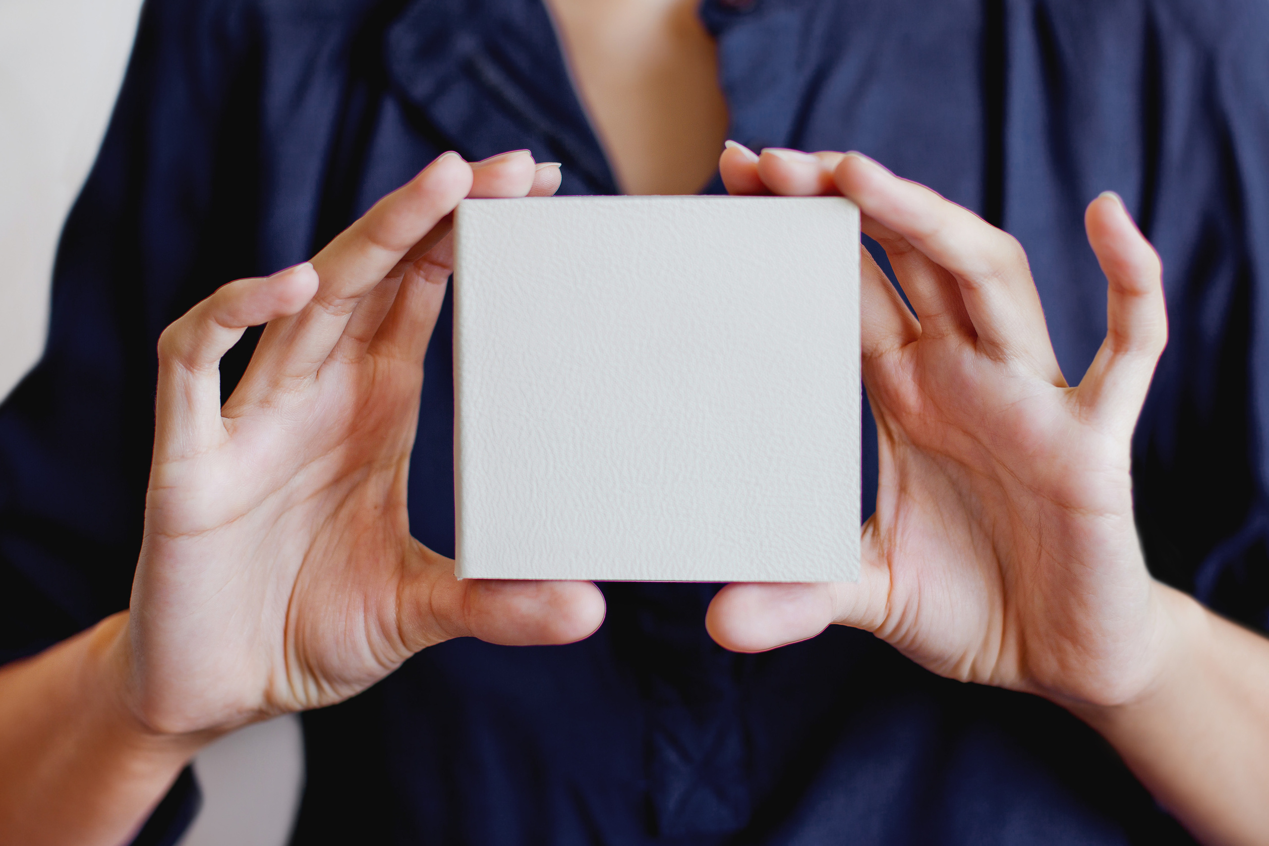 Свадебная фотокнига в обложке из натуральной кожи. Свадебный и семейный фотограф Константин Аксёнов, Москва