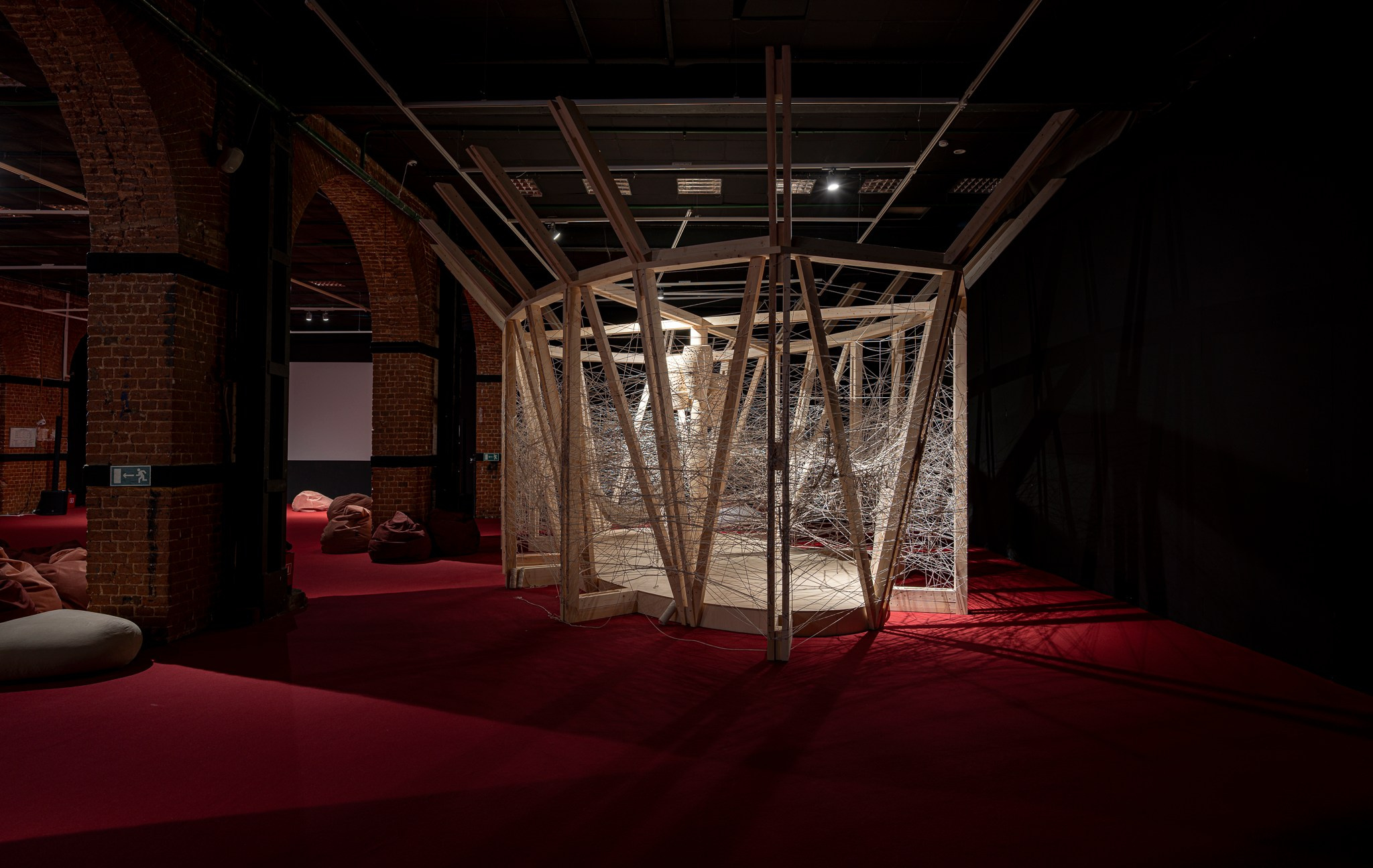 Плести кокон, СПИЧ, Музей москвы 2025. Фотограф Василий Буланов