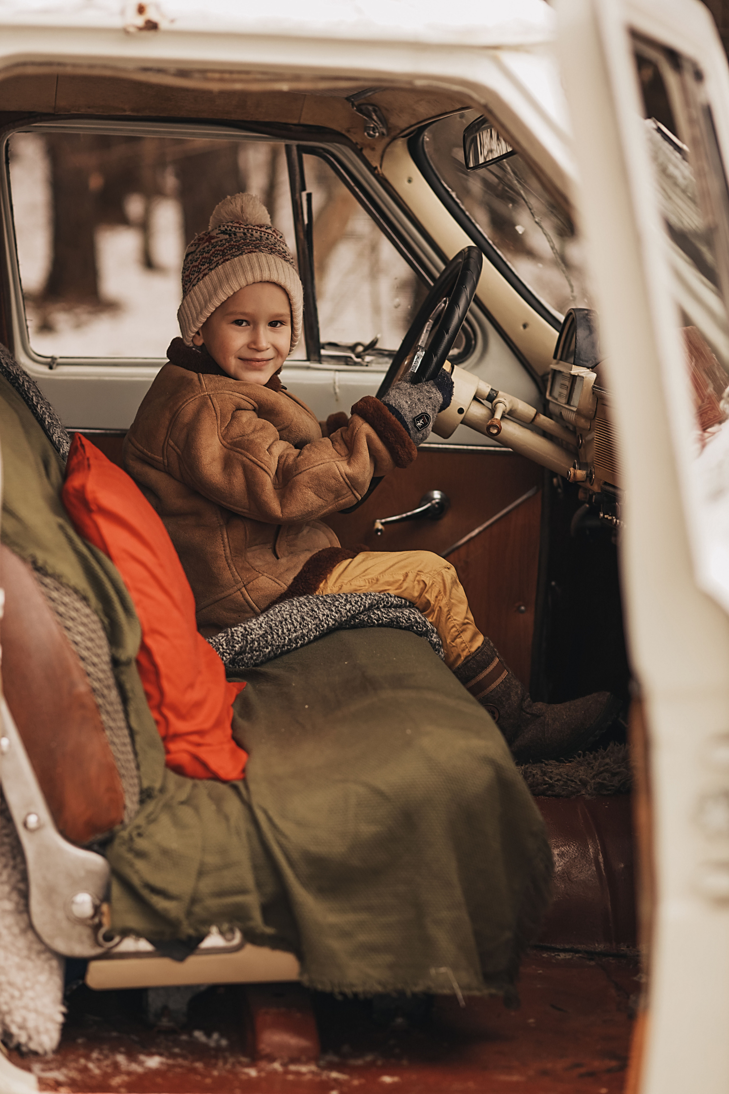 Фотосессия с ретро машиной. Иванова Ирина Свадебный и семейный фотограф г. Уфа