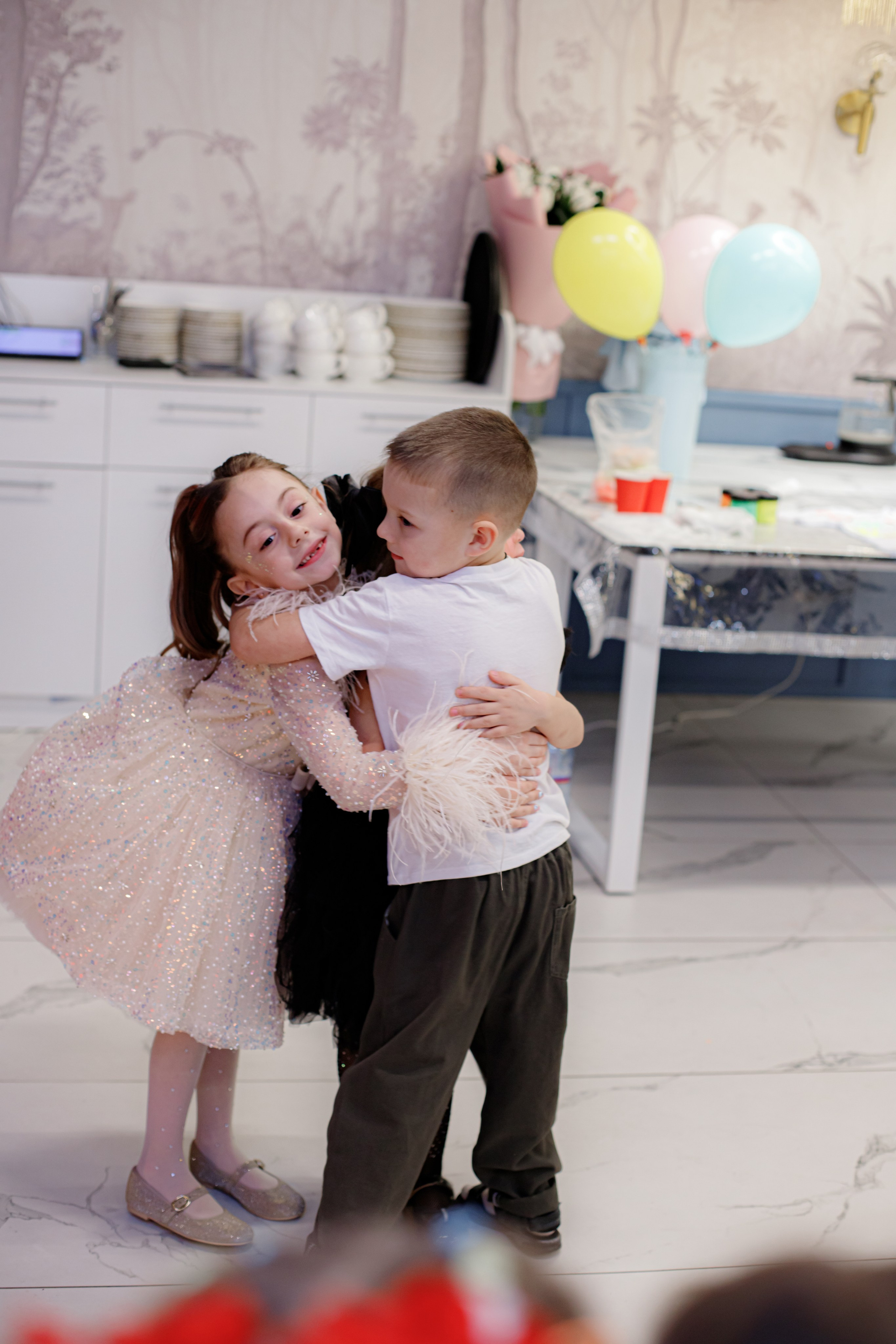 ASIA'S BIRTHDAY PARTY. Photokarish