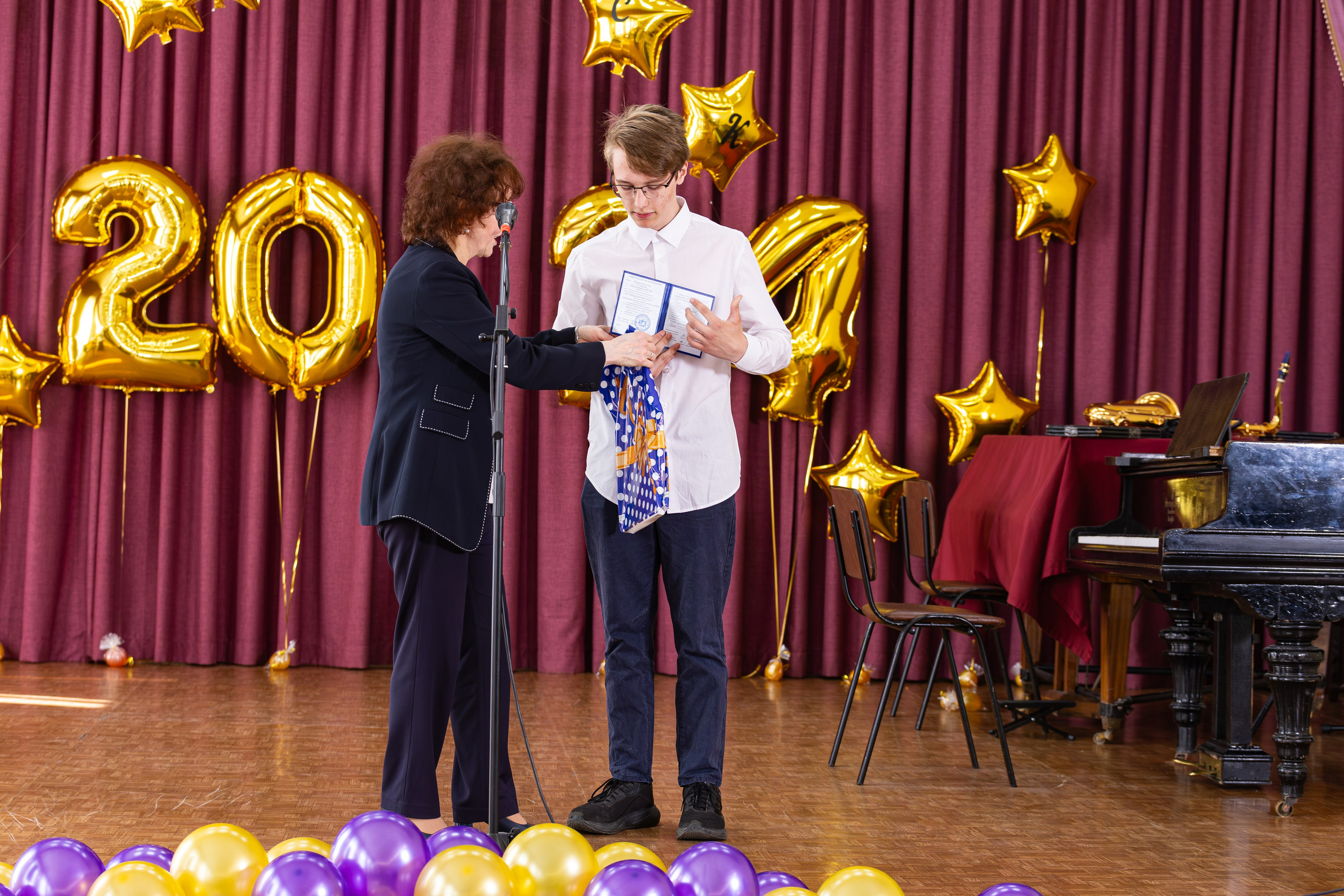 Выпускной музыкальная школа № 8. Фотограф Александр Поздняков  Новосибирск