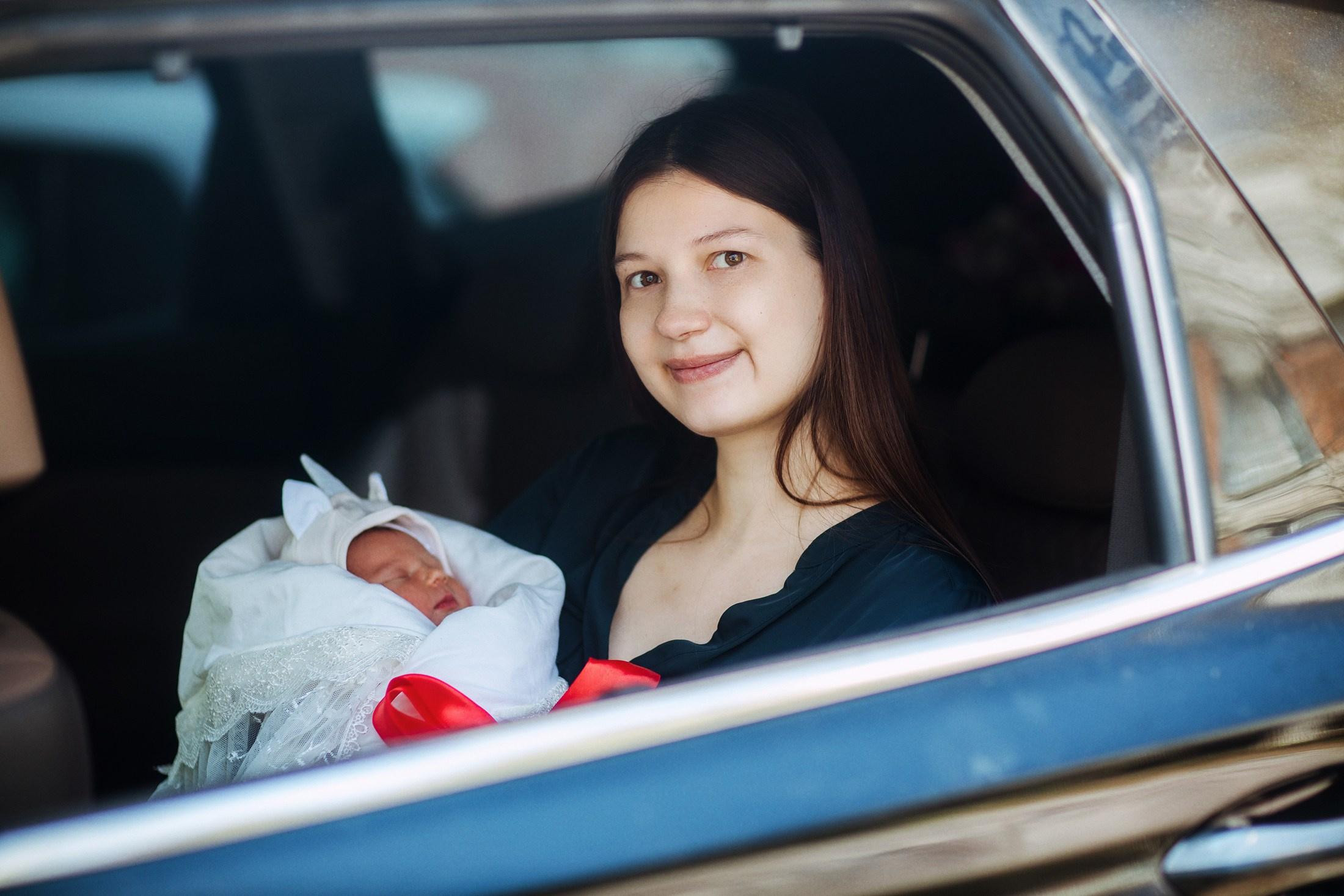 Выписка из Центрального роддома № 2. Фотографы в городе Волгограде — Людмила Агеева и Алексей Околелов