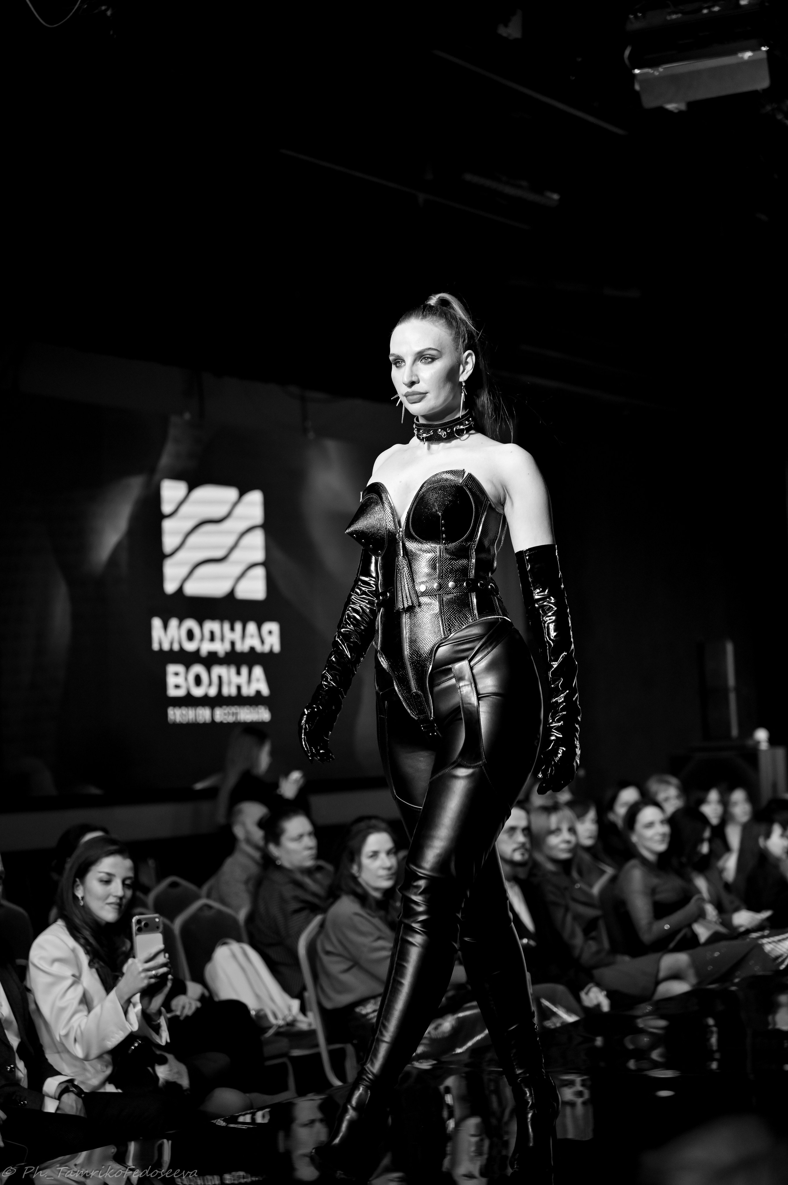 Модный показ «Модная Волна» 2026. Фотограф в Москве Тамрико Федосеева