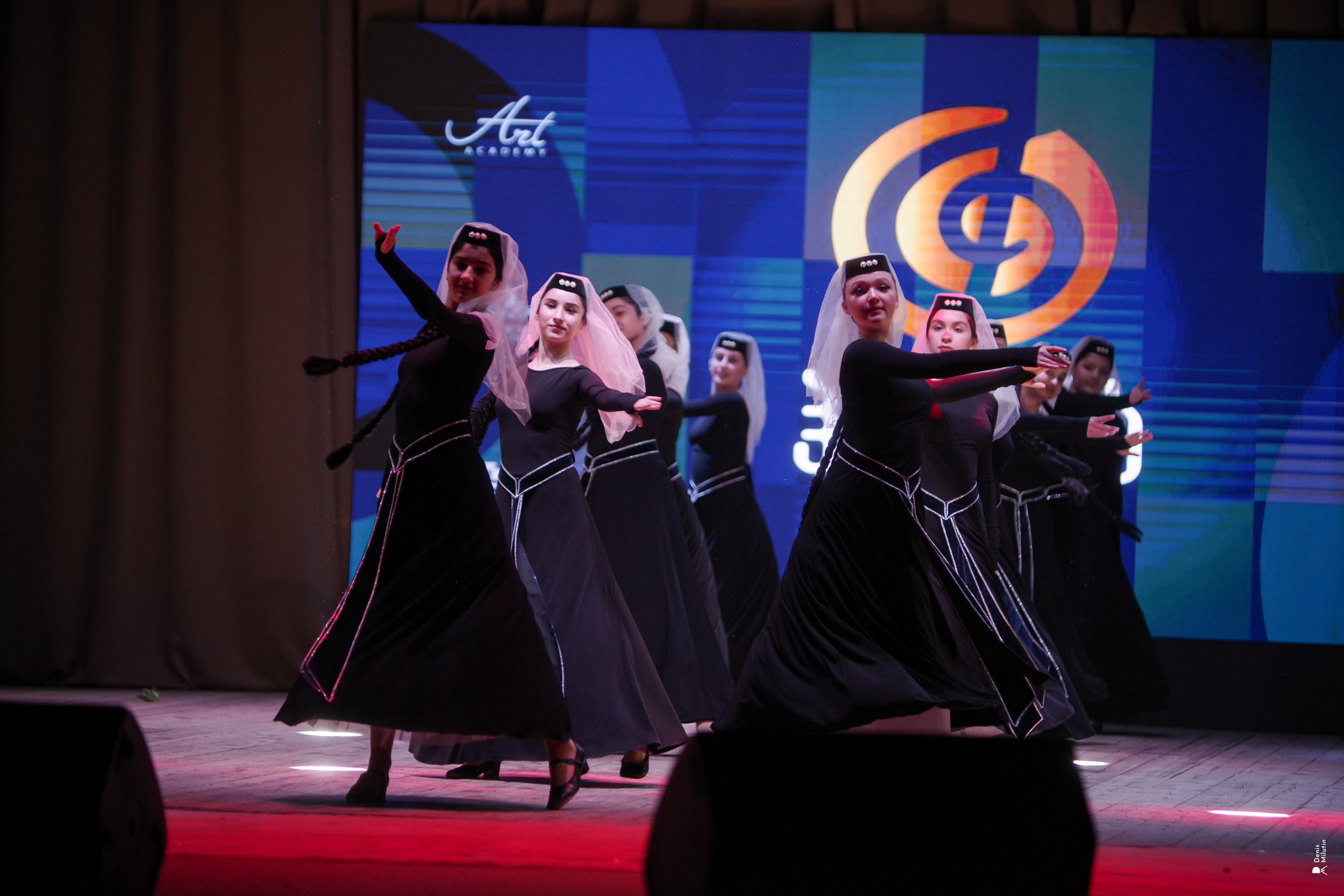 Танцы в Хоби. Портретный фотограф Денис Милютин