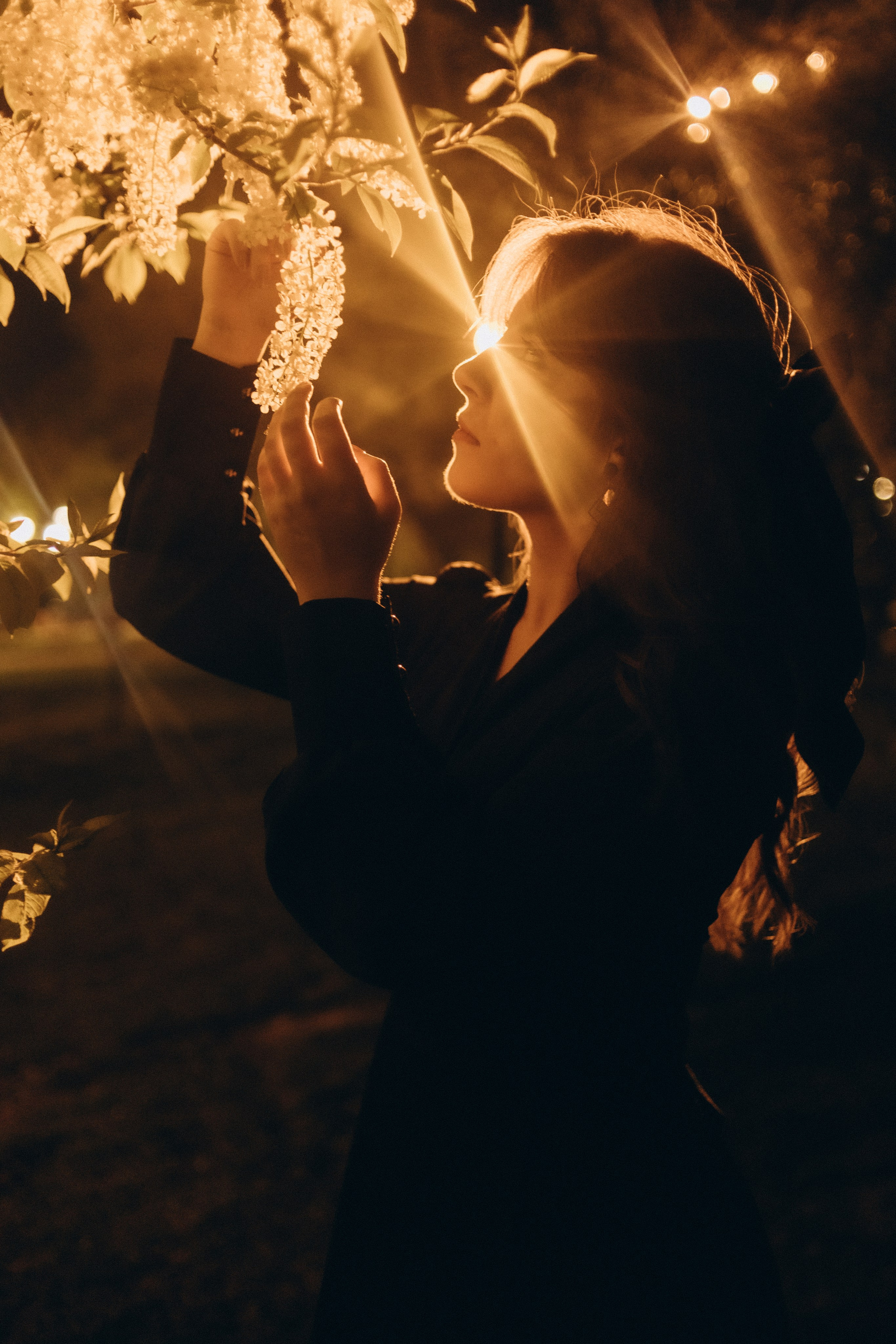 Ангелина. Ночь и цветы. Фотограф Регина Крикунова г. Красноярск