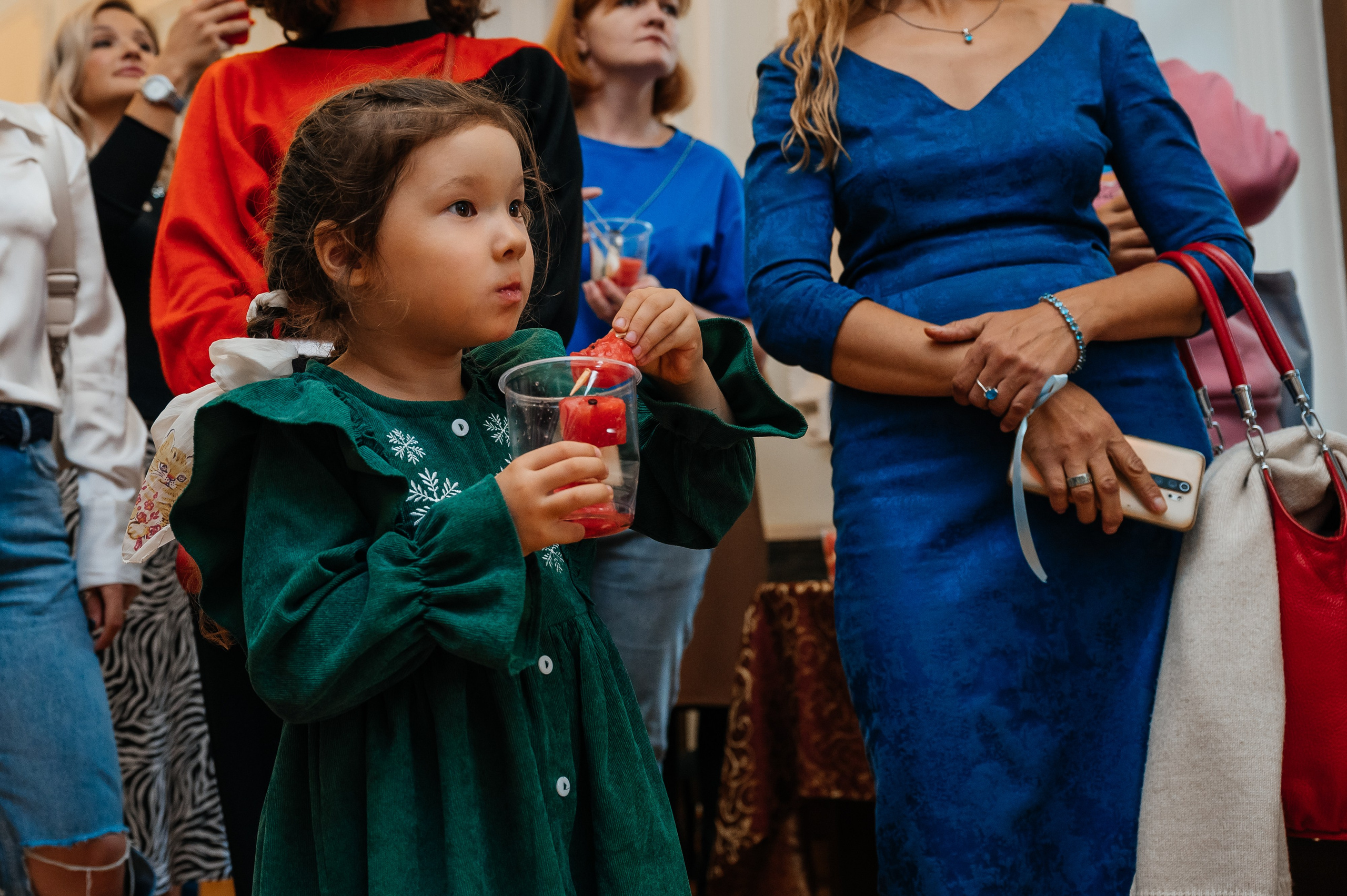 Открытие выставки Кати Васильевой в Молодежном театре. Wedding and family photographer USA